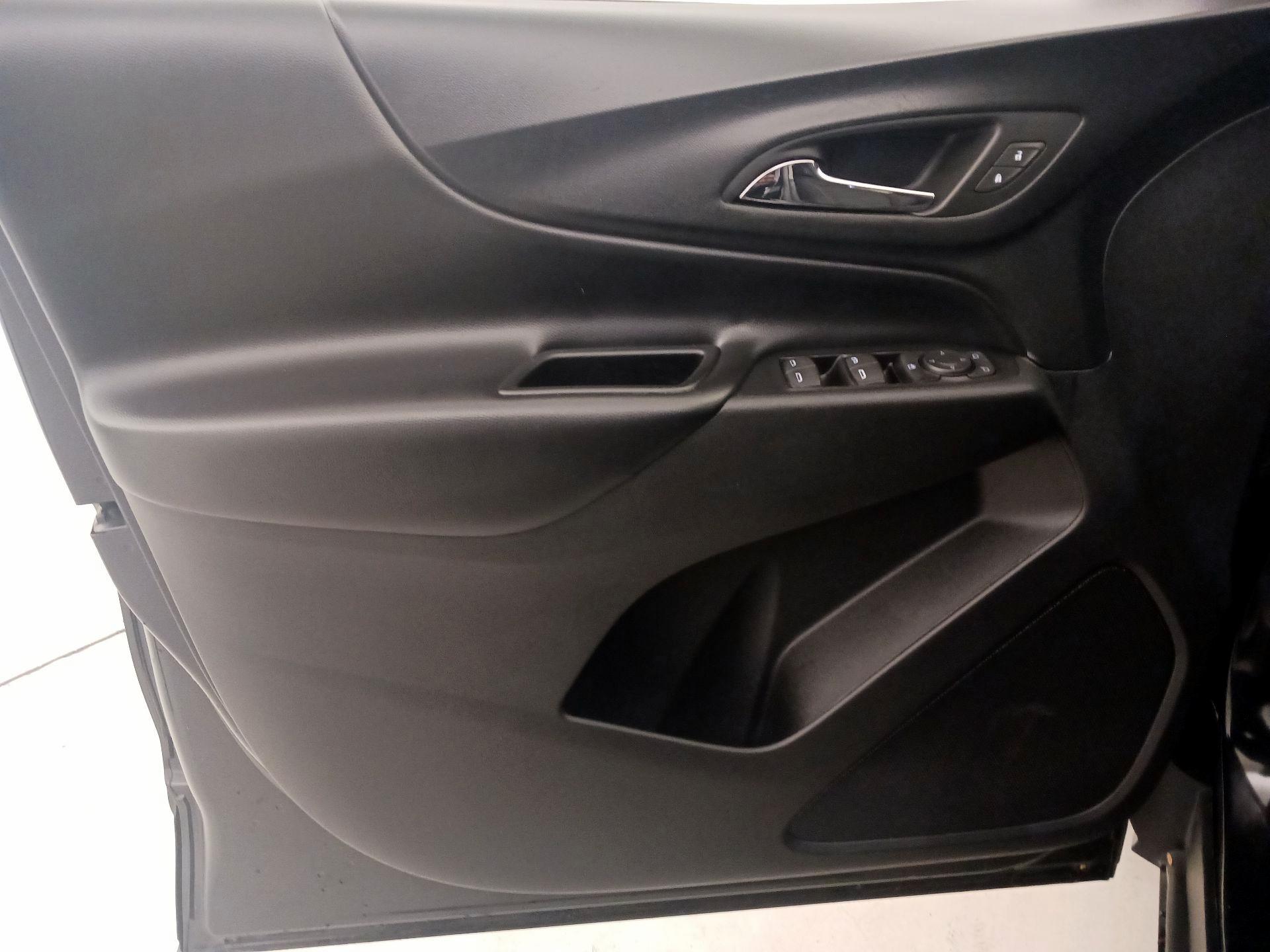 Thumbnail: 2018 Chevrolet Equinox - 12