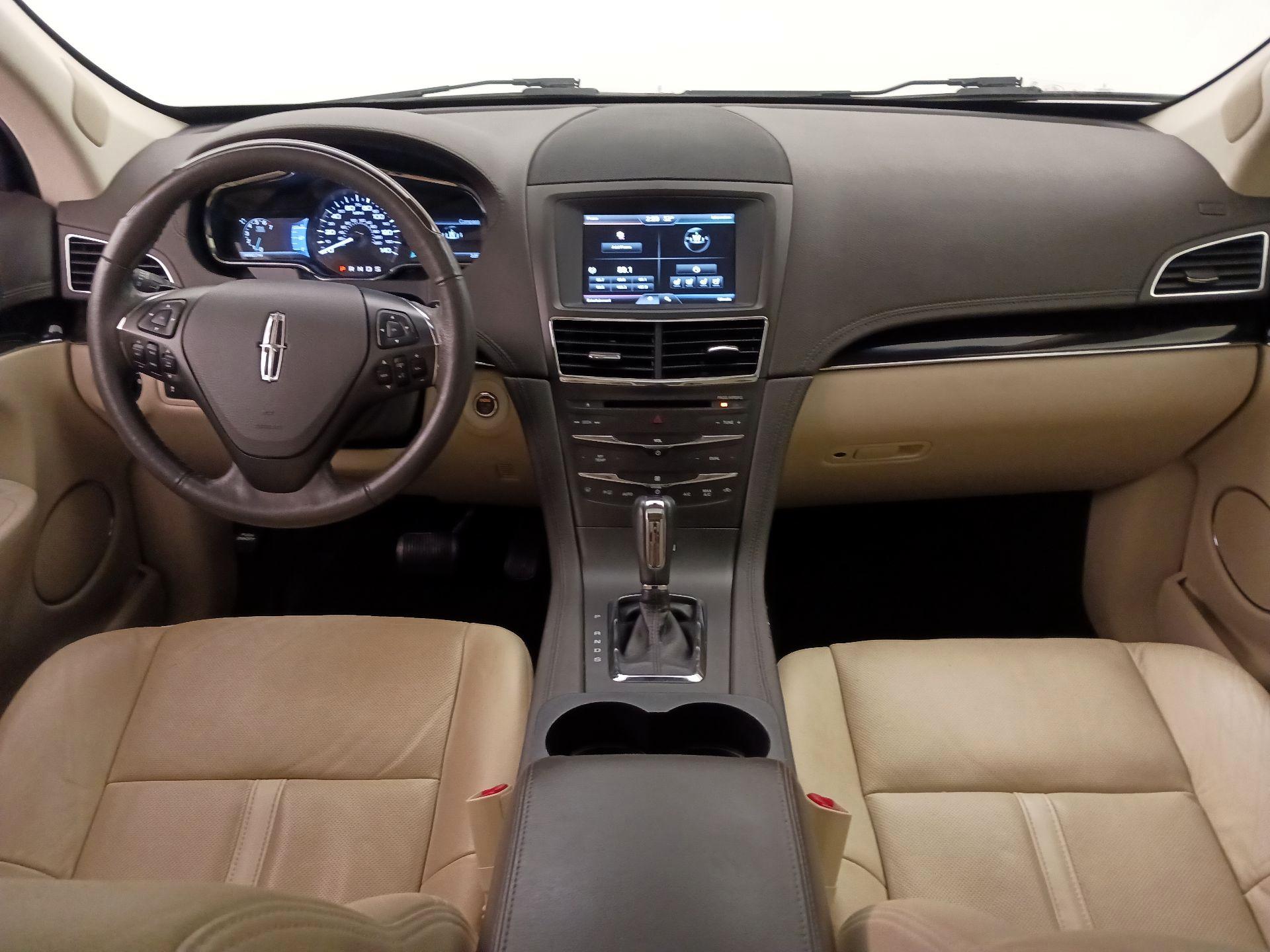 Thumbnail: 2015 Lincoln MKT - 9