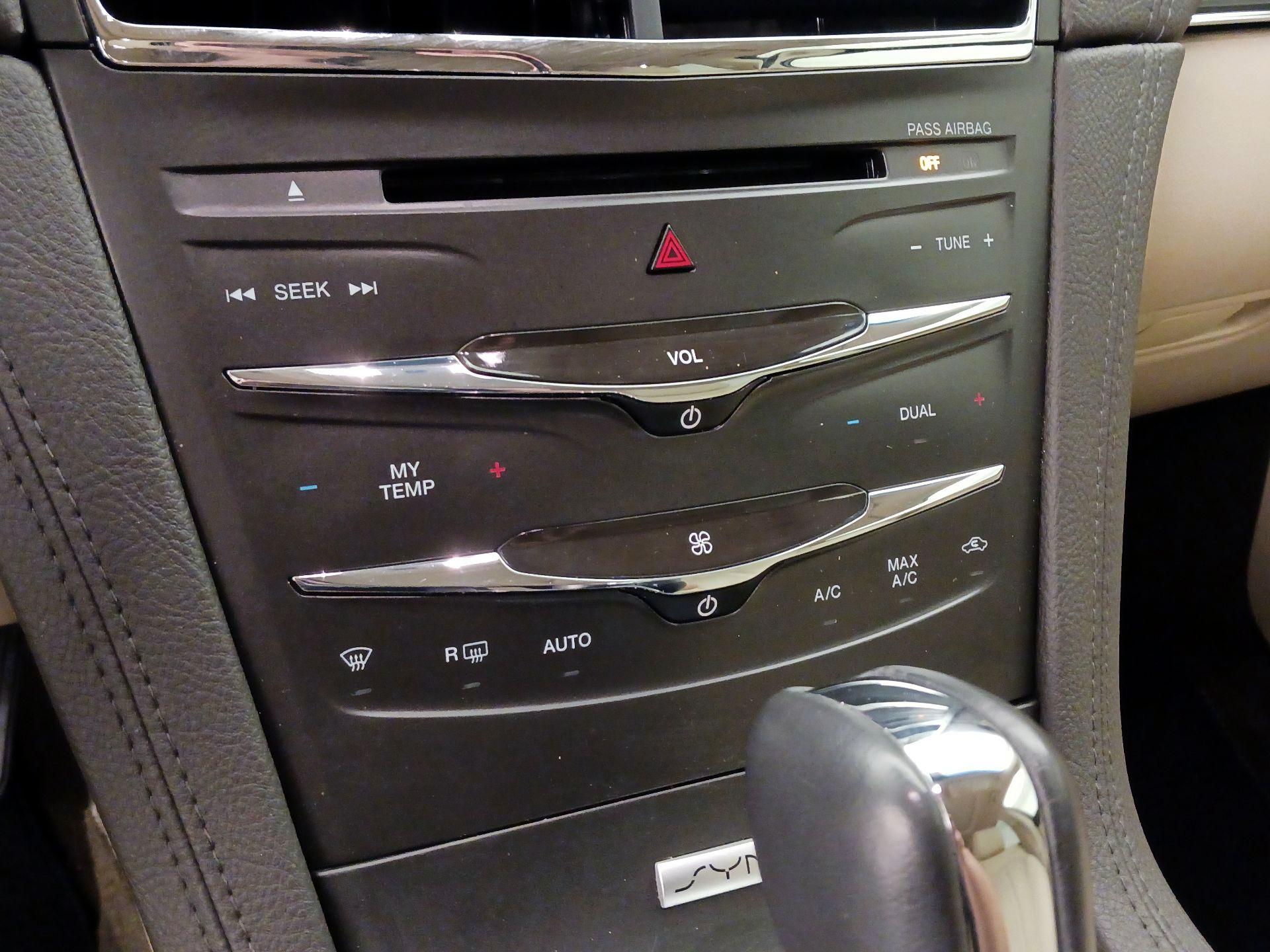 Thumbnail: 2015 Lincoln MKT - 16