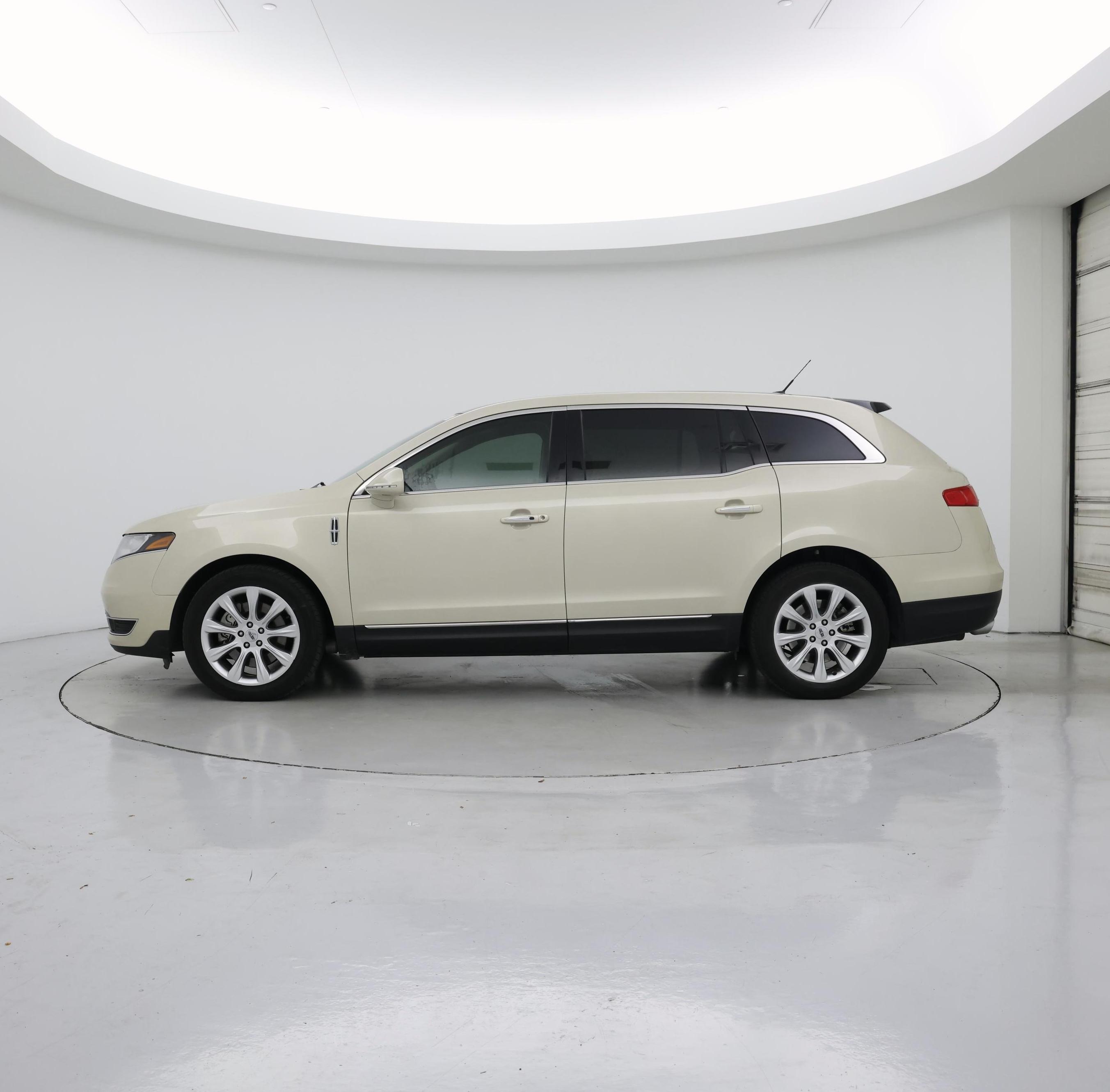Thumbnail: 2015 Lincoln MKT - 3