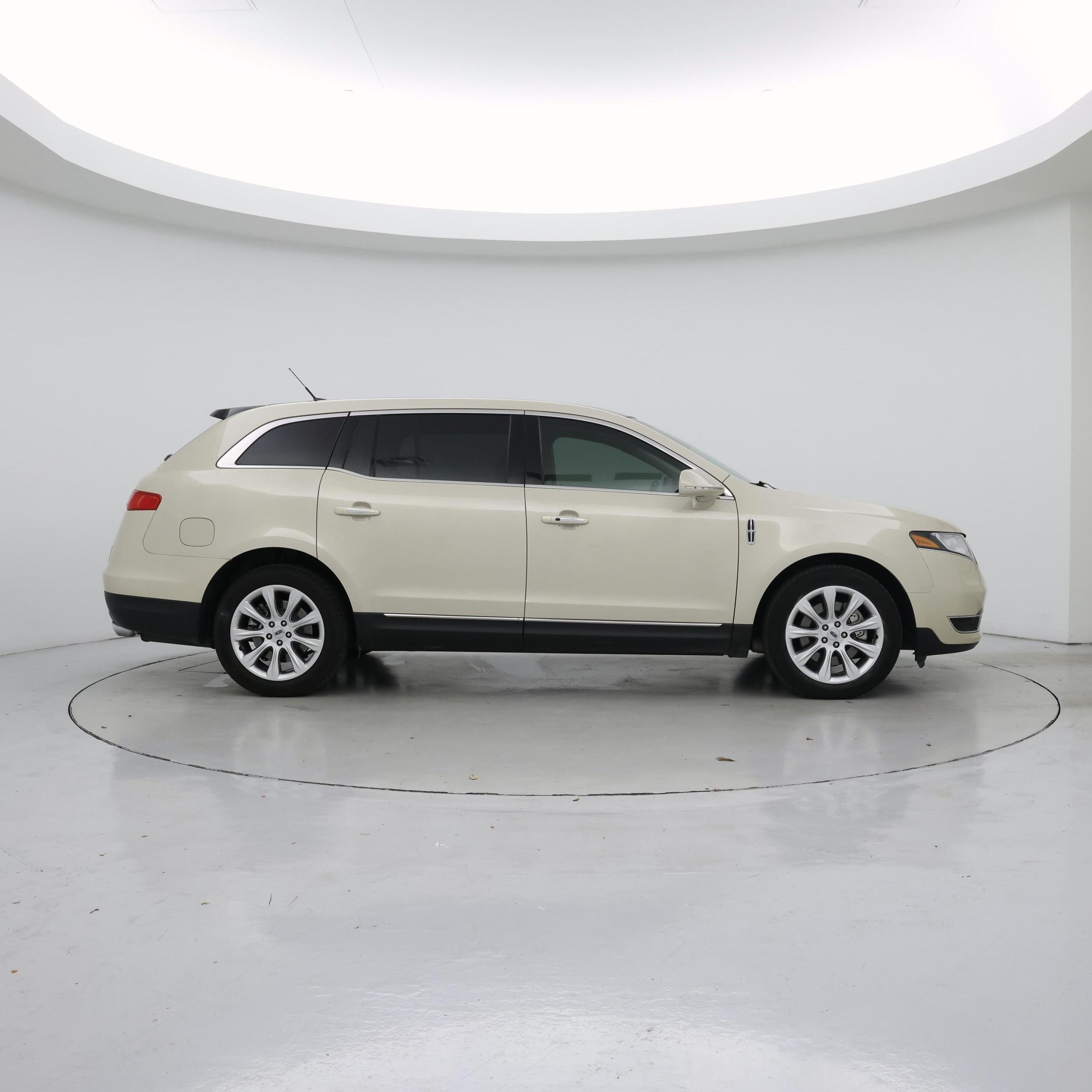 Thumbnail: 2015 Lincoln MKT - 7