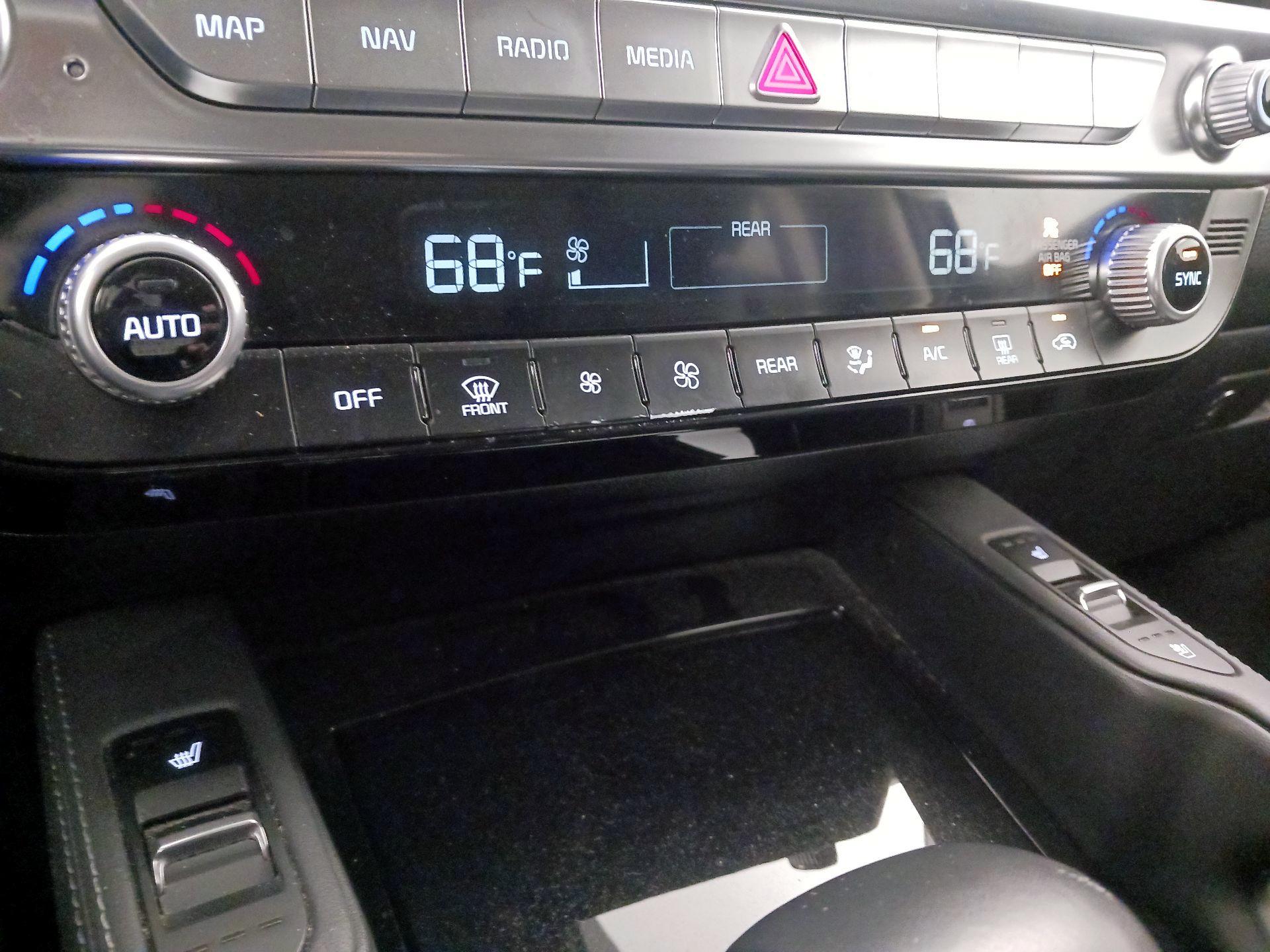 Thumbnail: 2022 Kia Telluride - 17