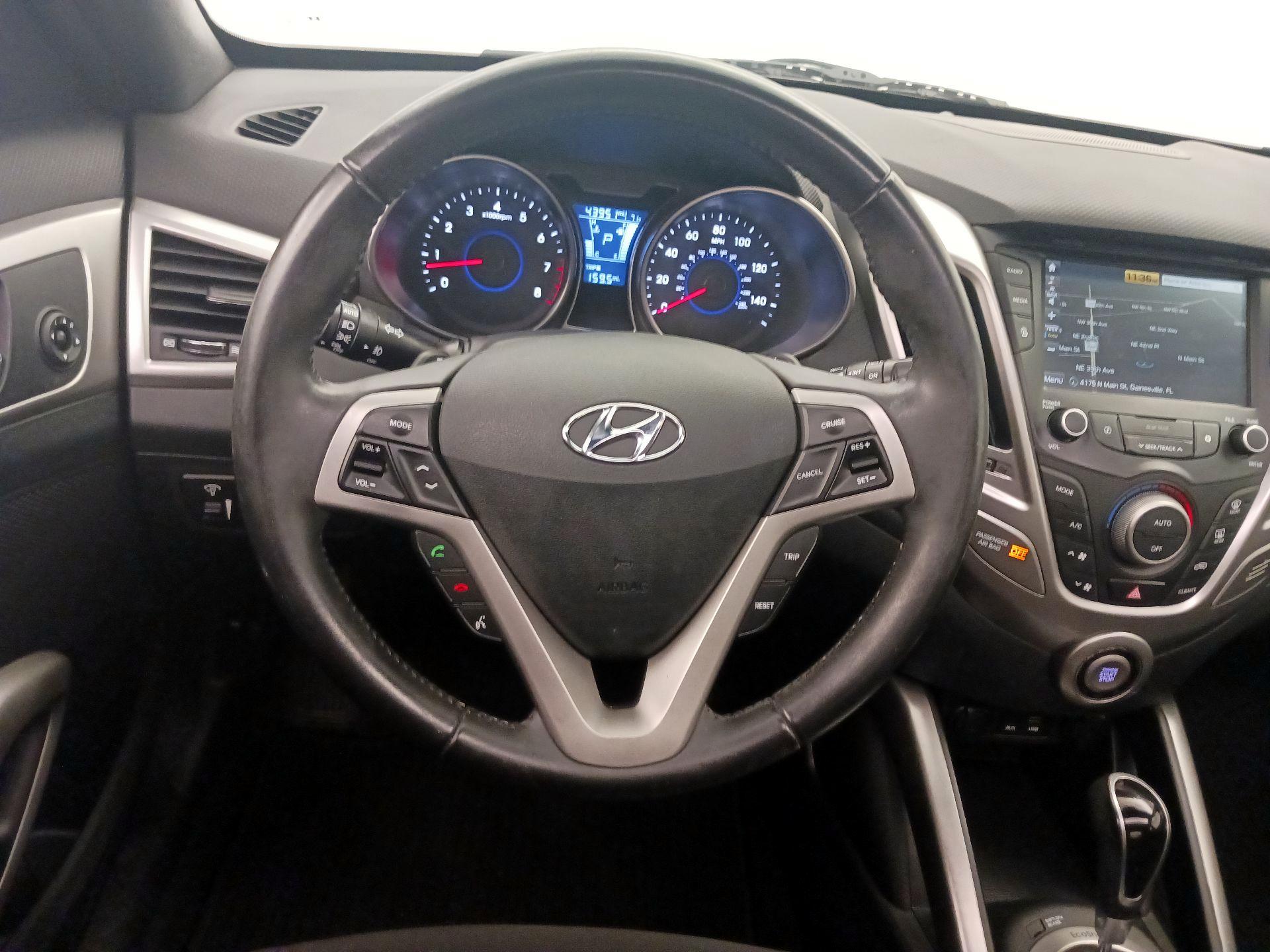 Thumbnail: 2017 Hyundai Veloster - 10