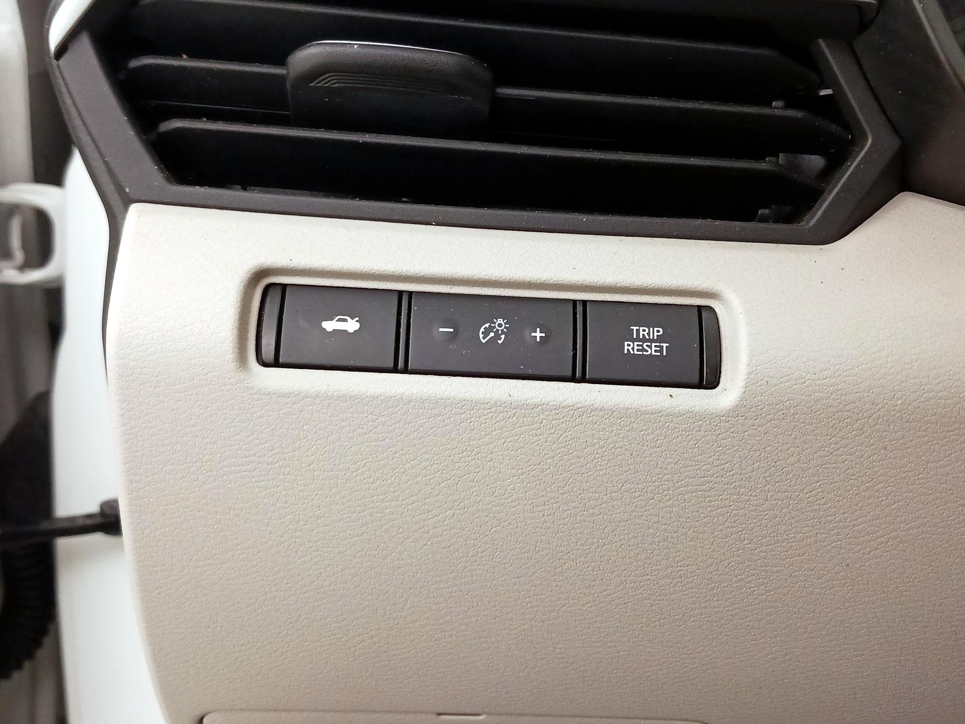 Thumbnail: 2020 Nissan Altima - 13