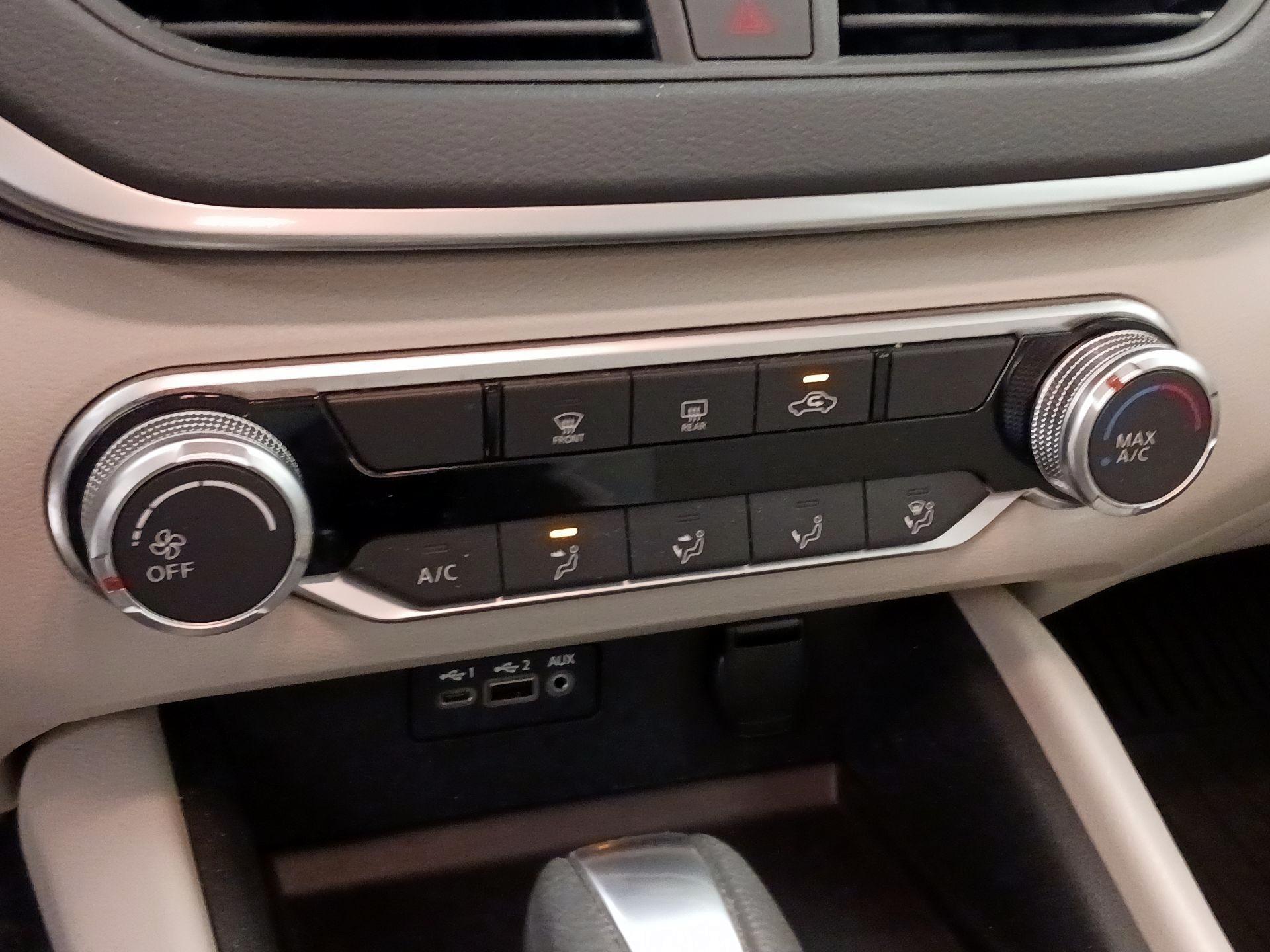 Thumbnail: 2020 Nissan Altima - 16