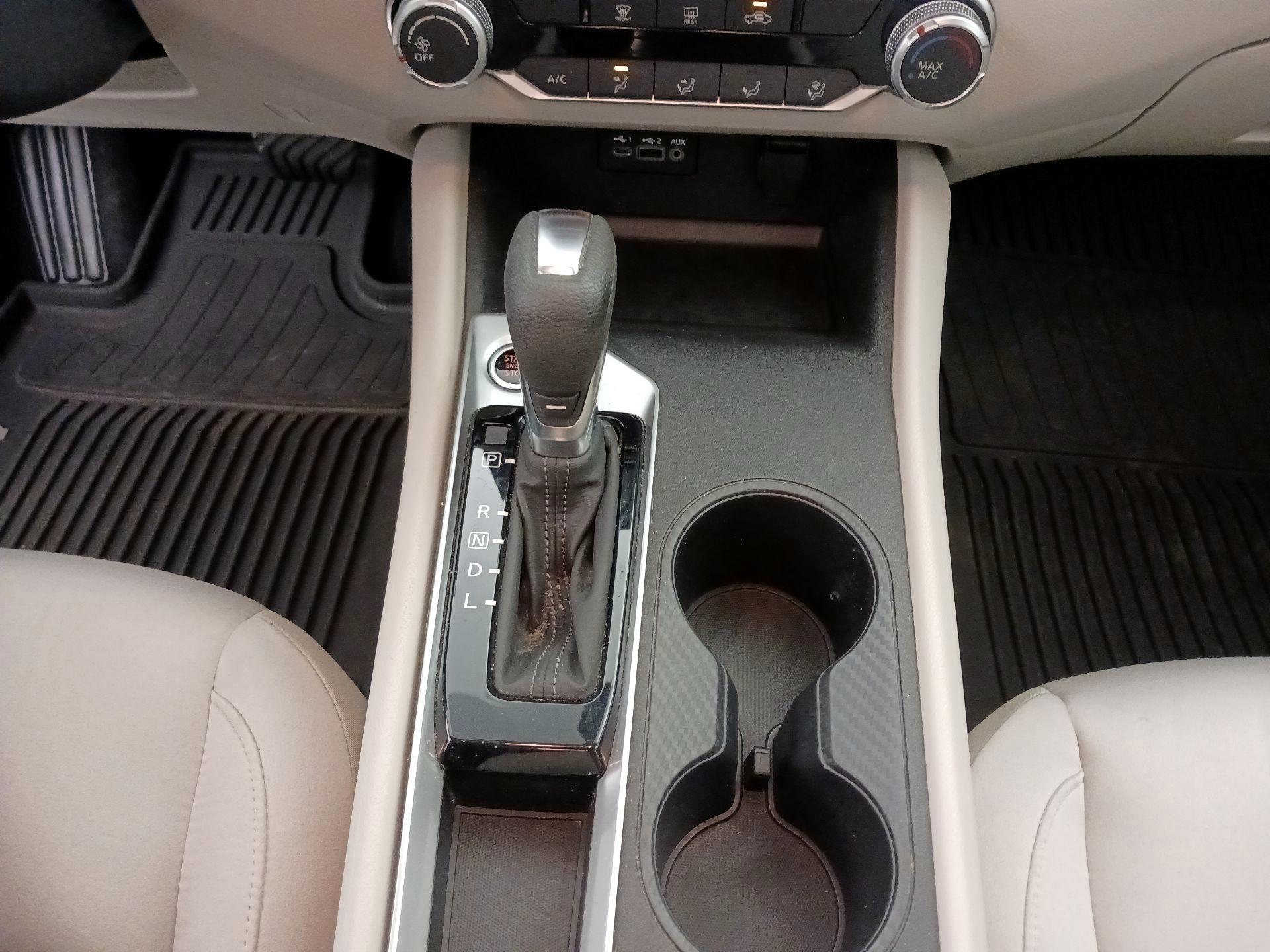 Thumbnail: 2020 Nissan Altima - 17