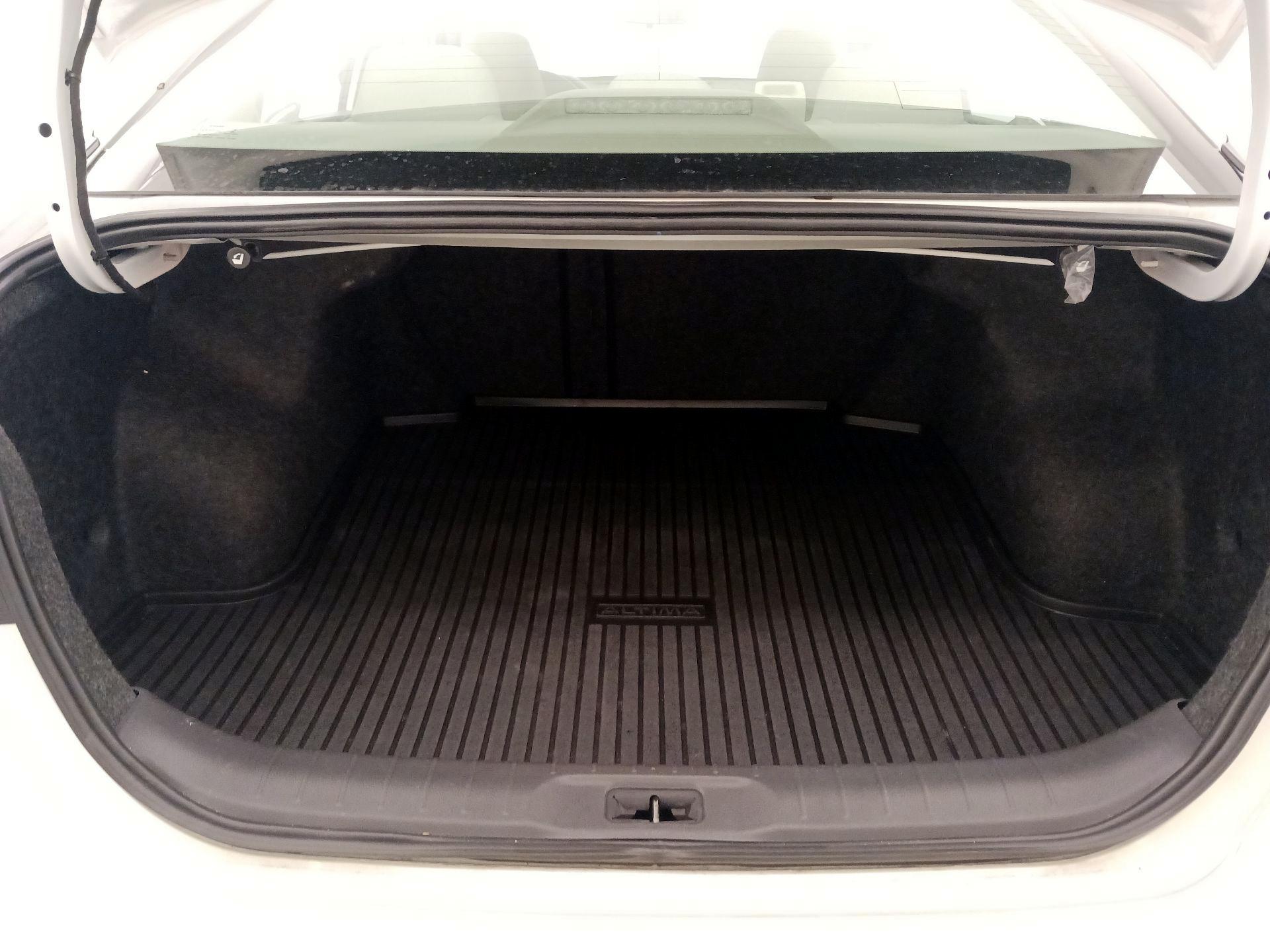 Thumbnail: 2020 Nissan Altima - 20