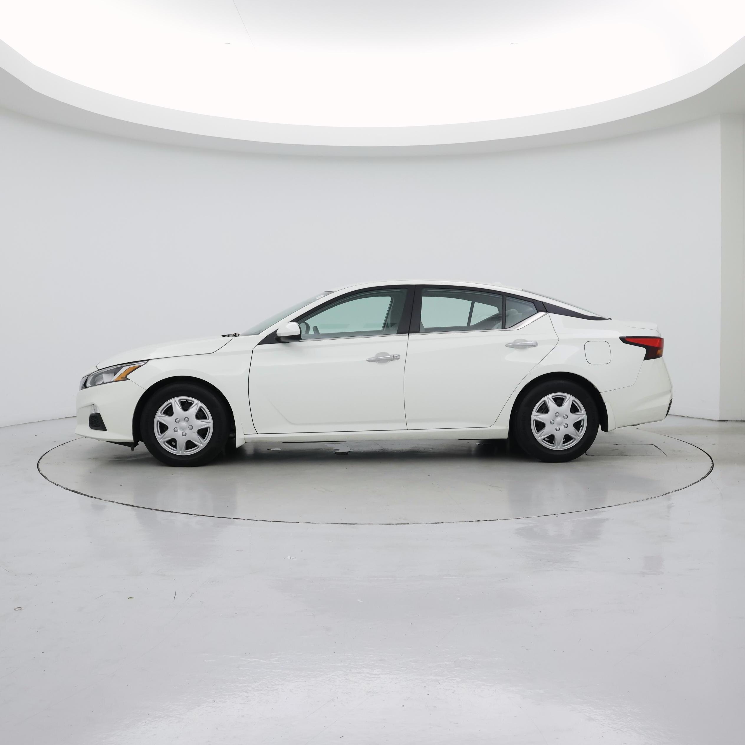 Thumbnail: 2020 Nissan Altima - 3