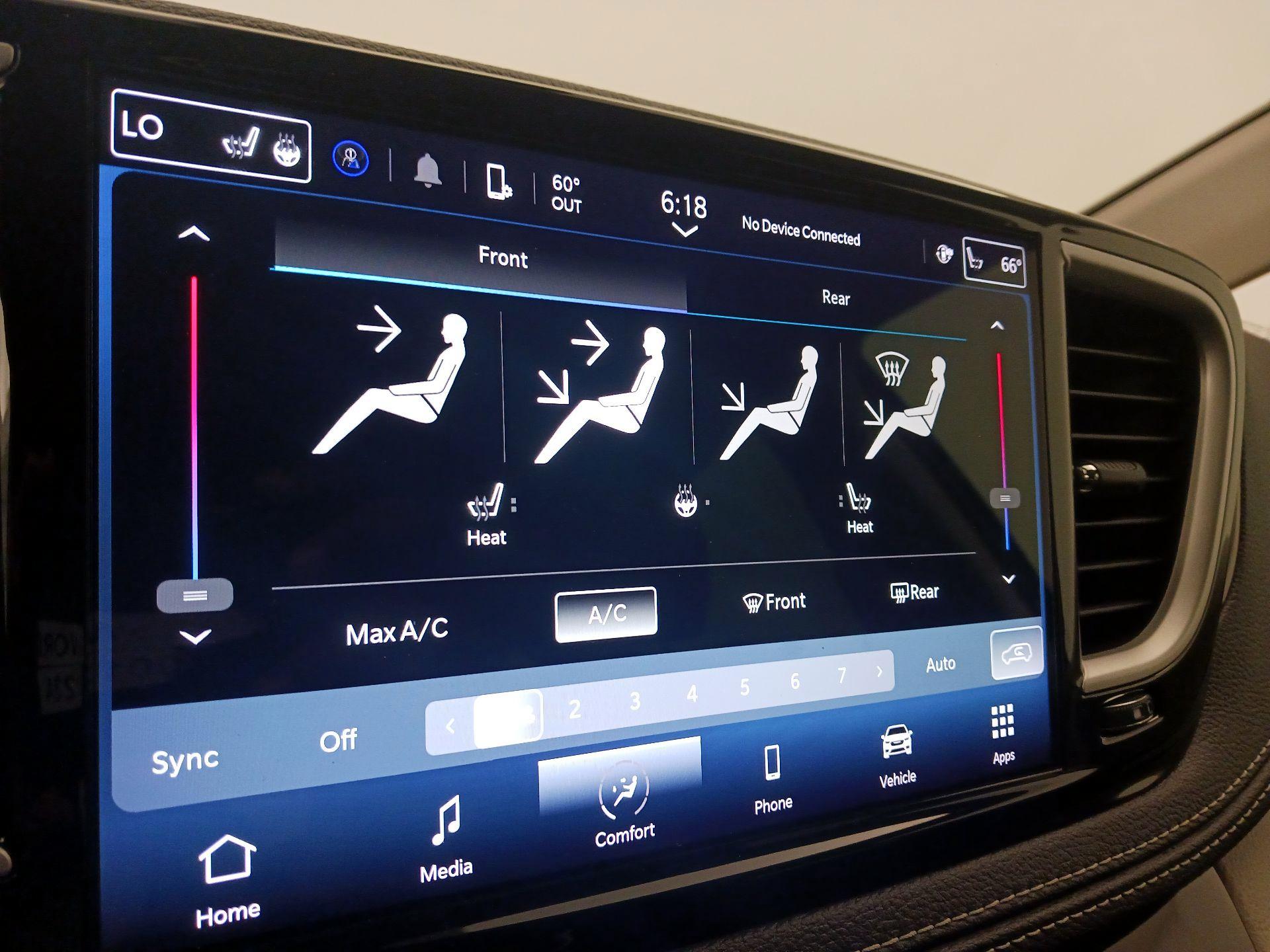 Thumbnail: 2023 Chrysler Pacifica - 16