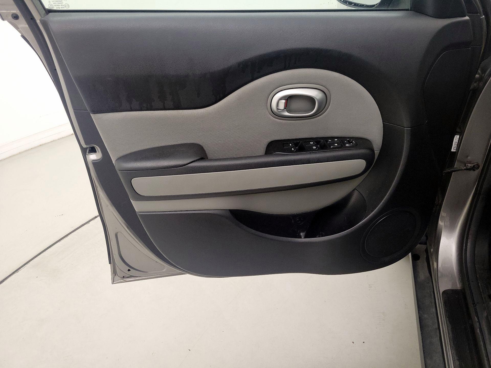 Thumbnail: 2015 Kia Soul - 12