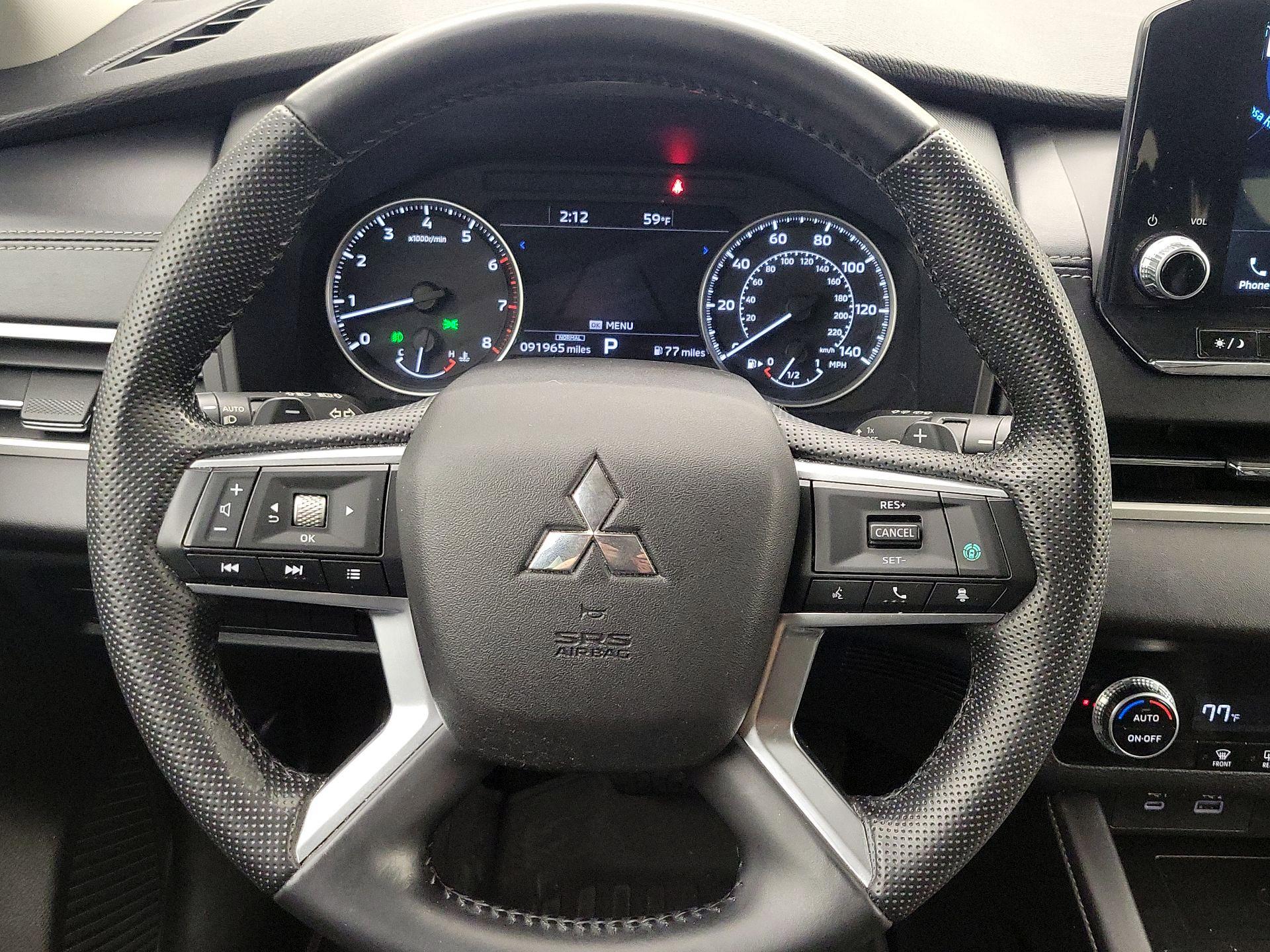 Thumbnail: 2022 Mitsubishi Outlander - 10