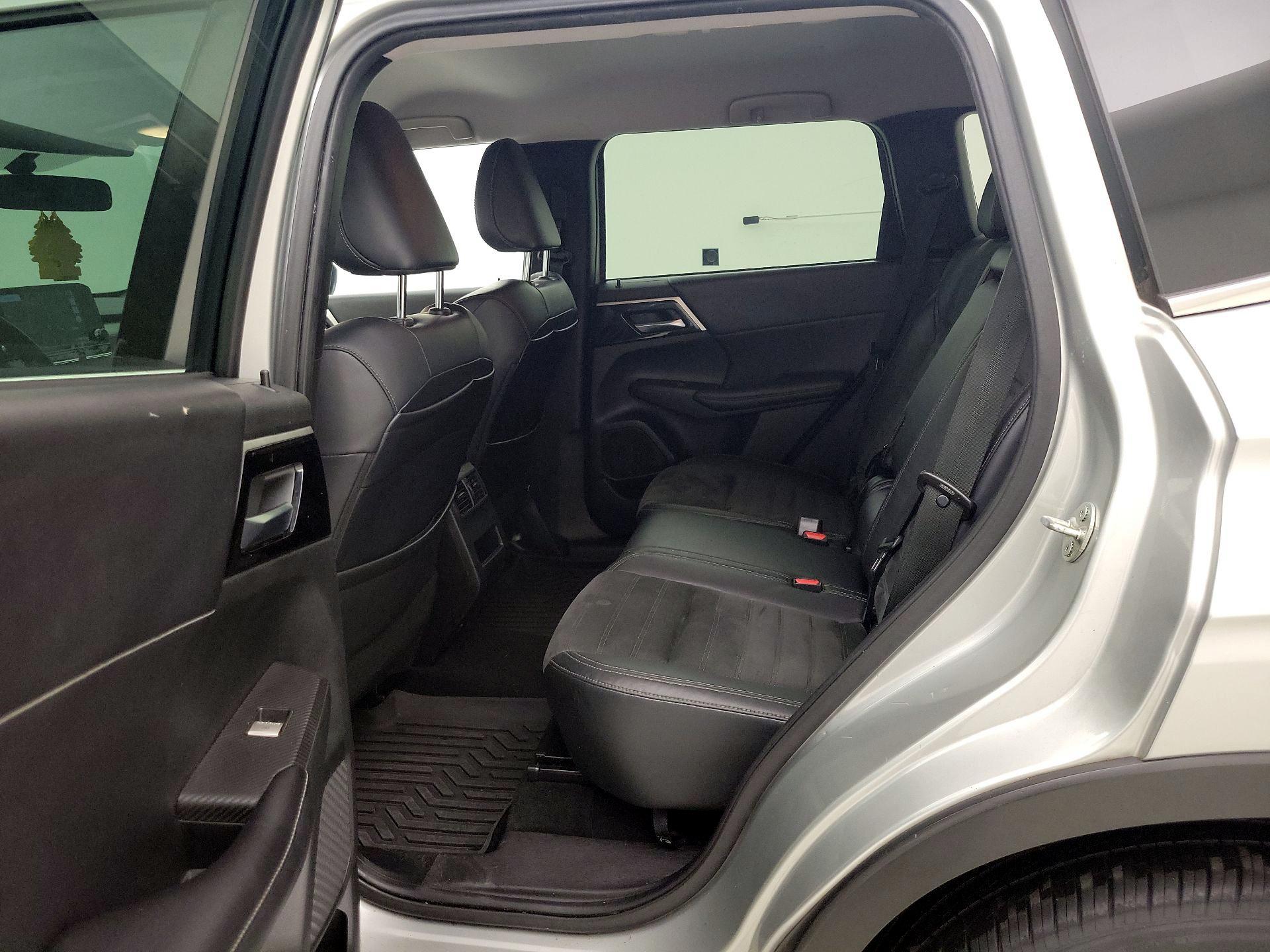 Thumbnail: 2022 Mitsubishi Outlander - 20