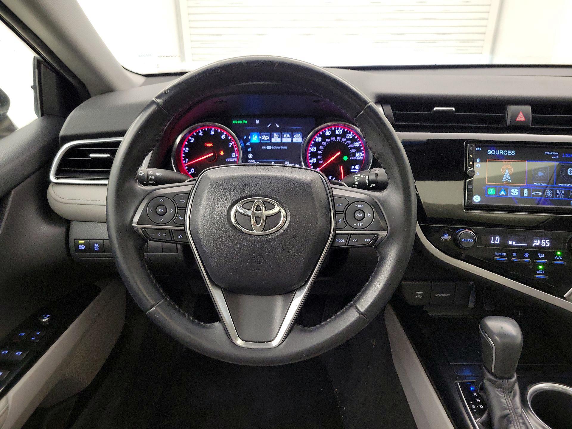 Thumbnail: 2018 Toyota Camry - 10