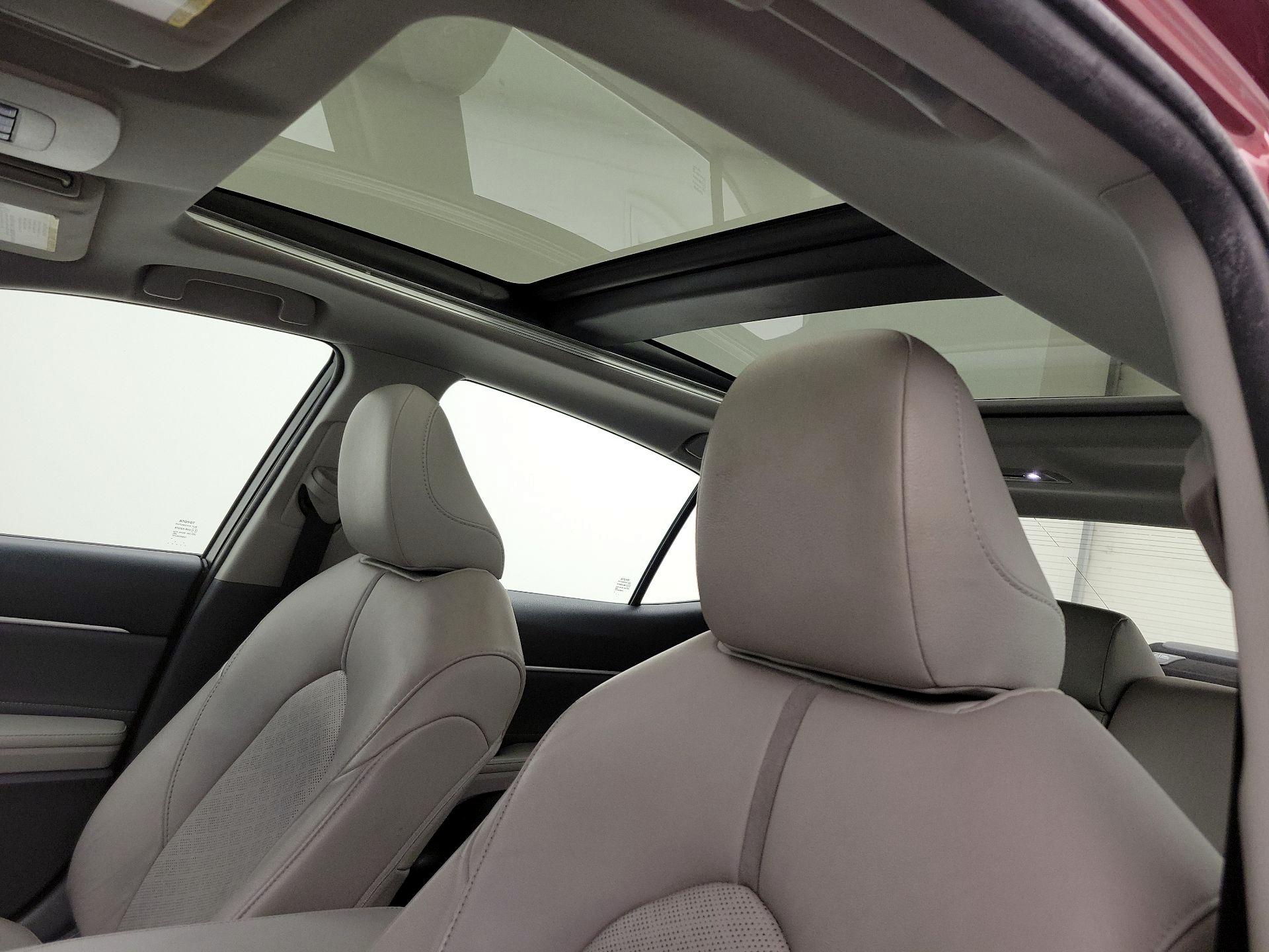 Thumbnail: 2018 Toyota Camry - 19