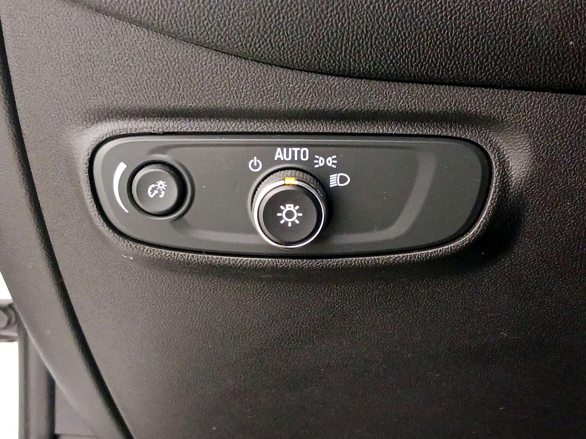 Thumbnail: 2020 Chevrolet Equinox - 13