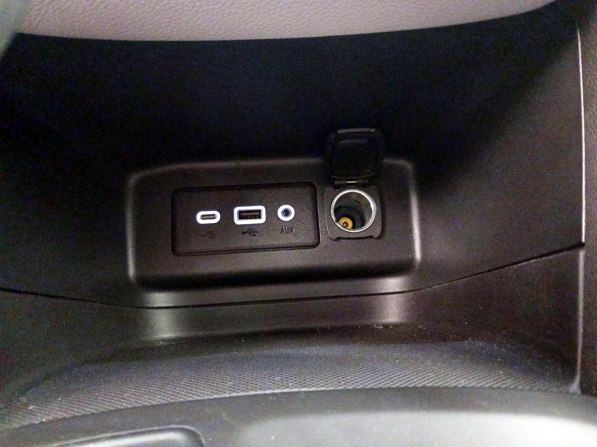 Thumbnail: 2020 Chevrolet Equinox - 18