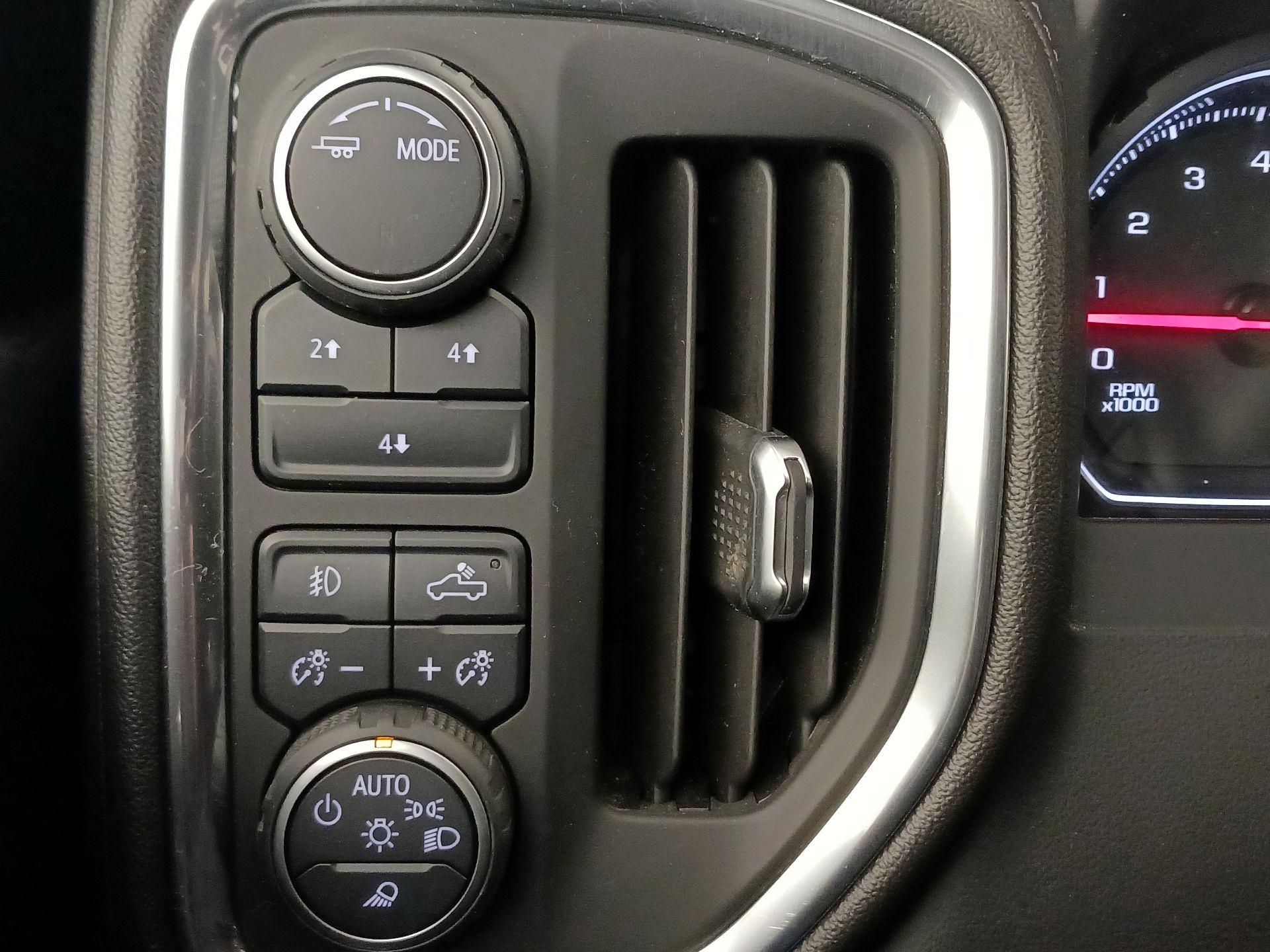 Thumbnail: 2020 Chevrolet Silverado 2500 - 13