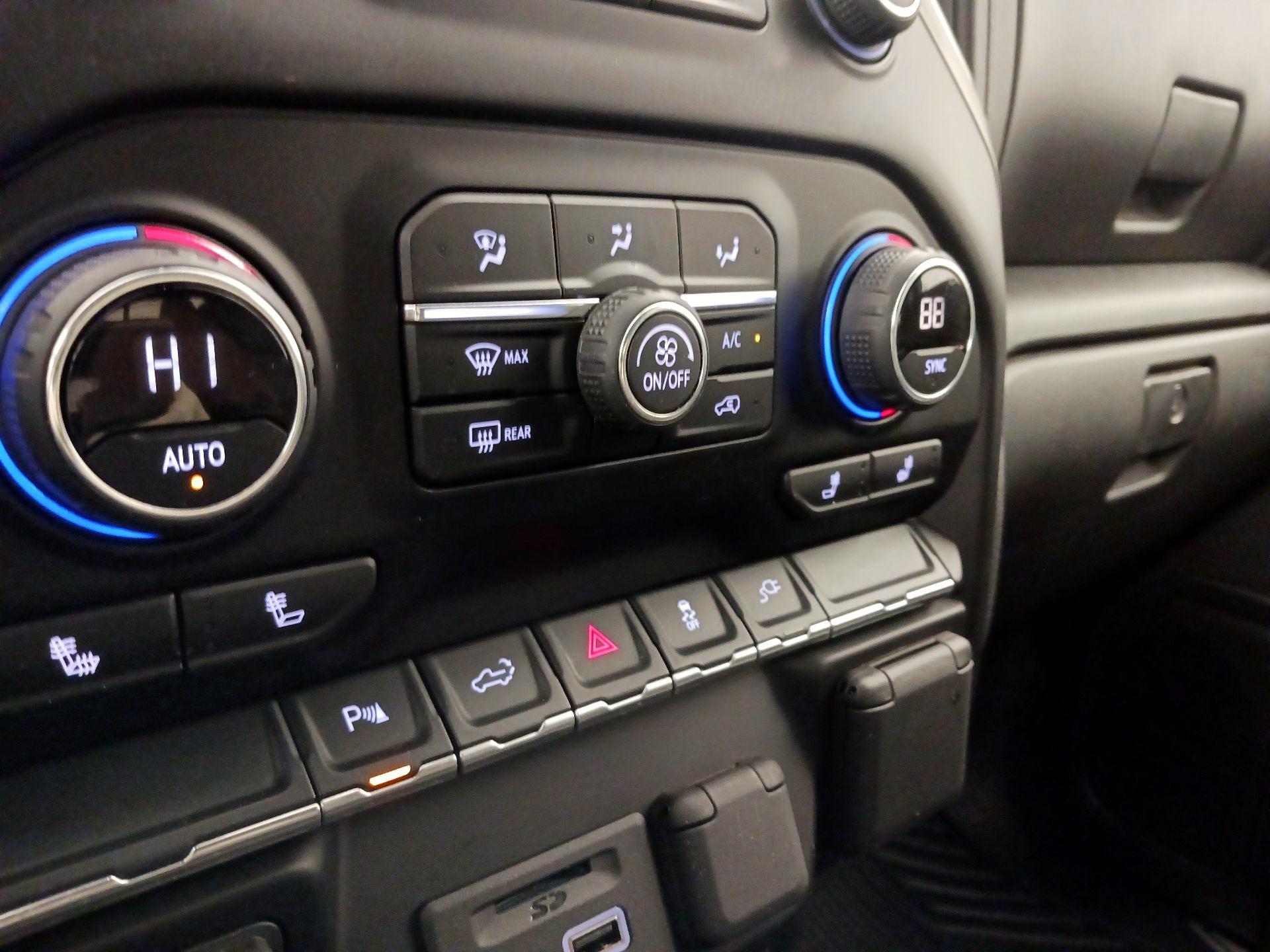 Thumbnail: 2020 Chevrolet Silverado 2500 - 16