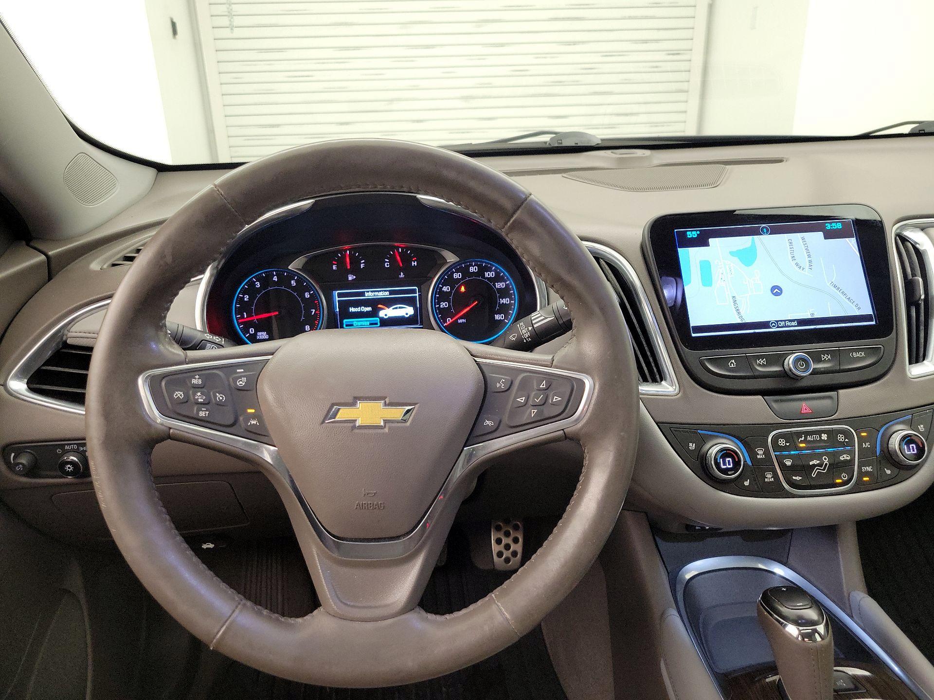 Thumbnail: 2017 Chevrolet Malibu - 9