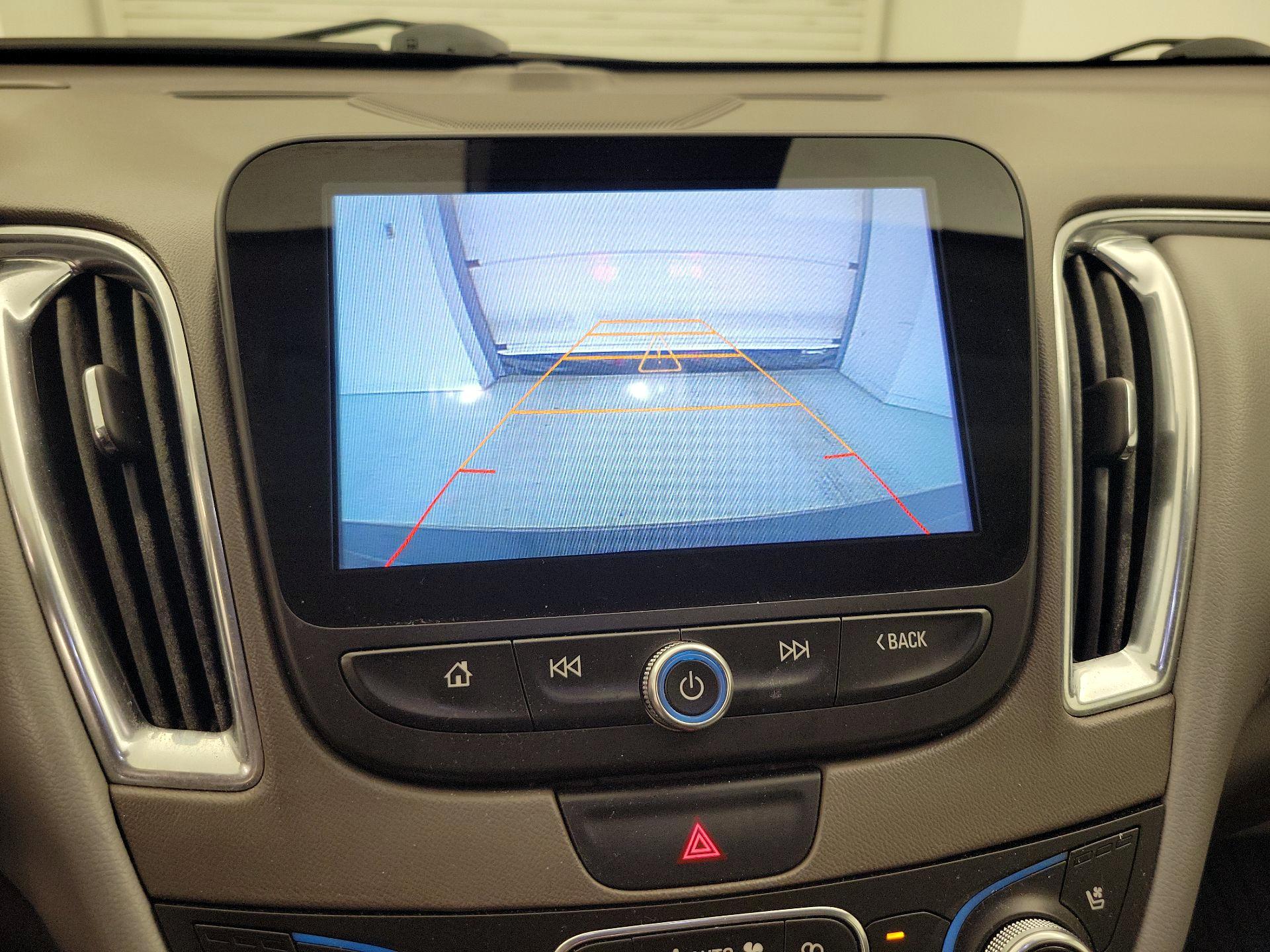 Thumbnail: 2017 Chevrolet Malibu - 15