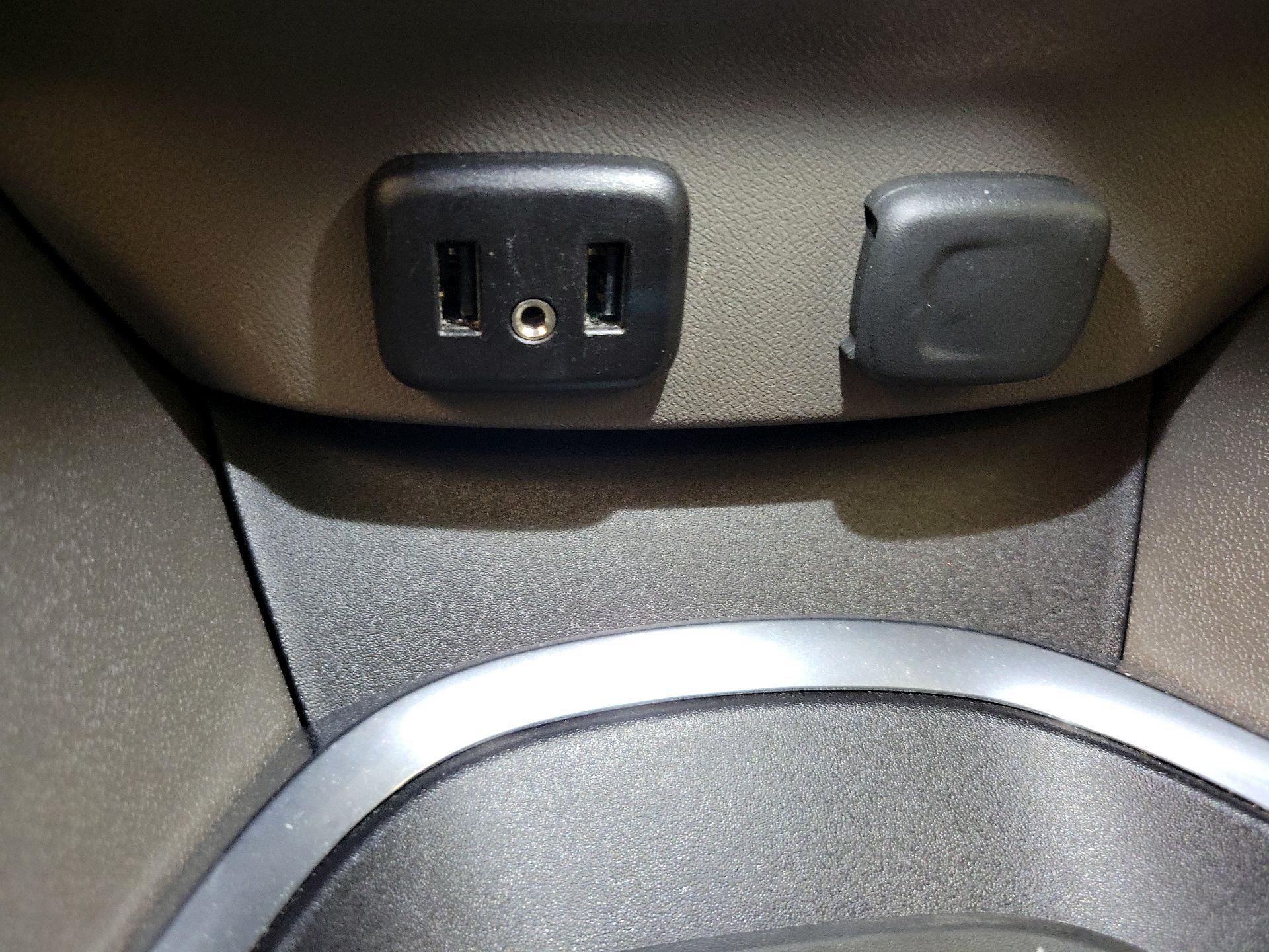 Thumbnail: 2017 Chevrolet Malibu - 19