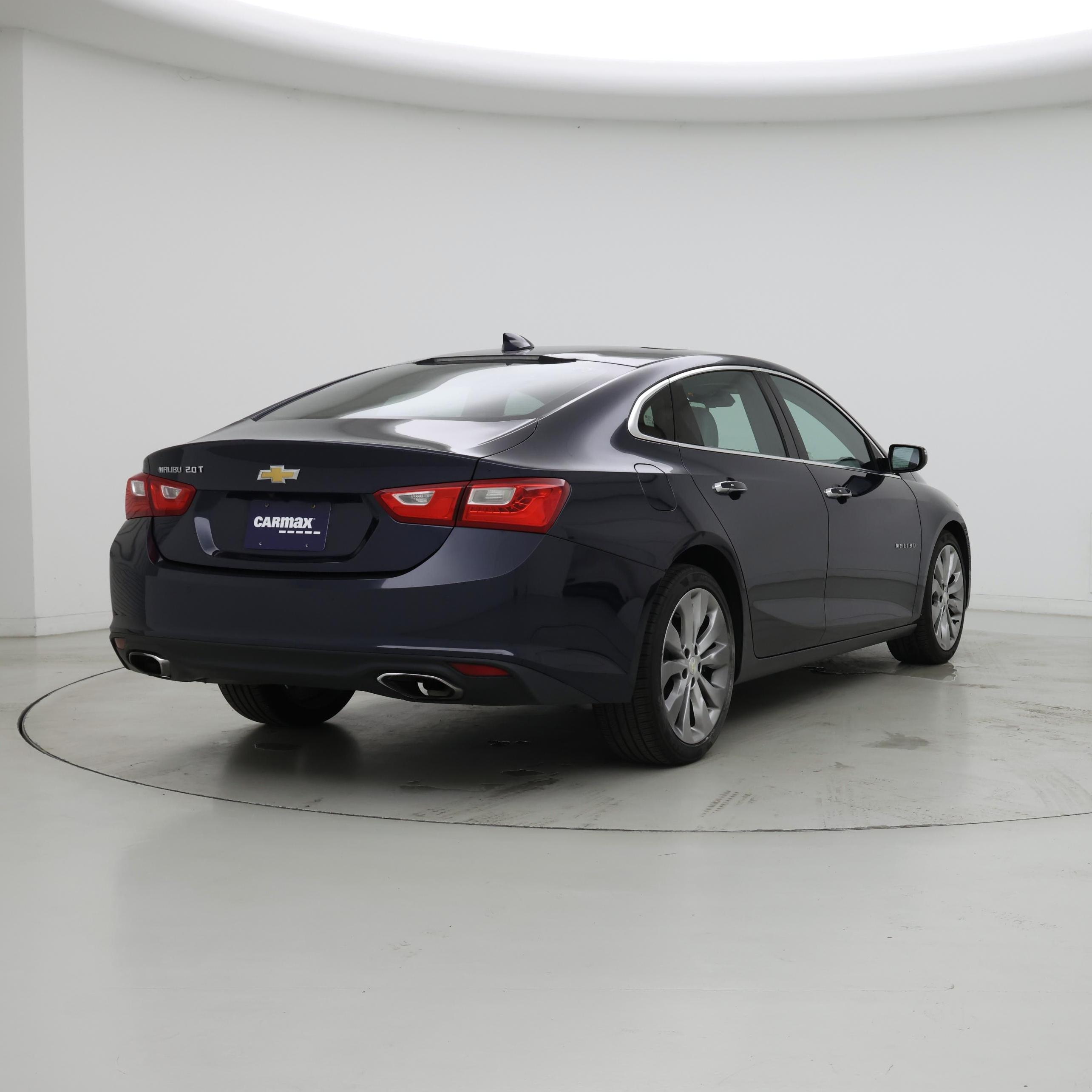 Thumbnail: 2017 Chevrolet Malibu - 8