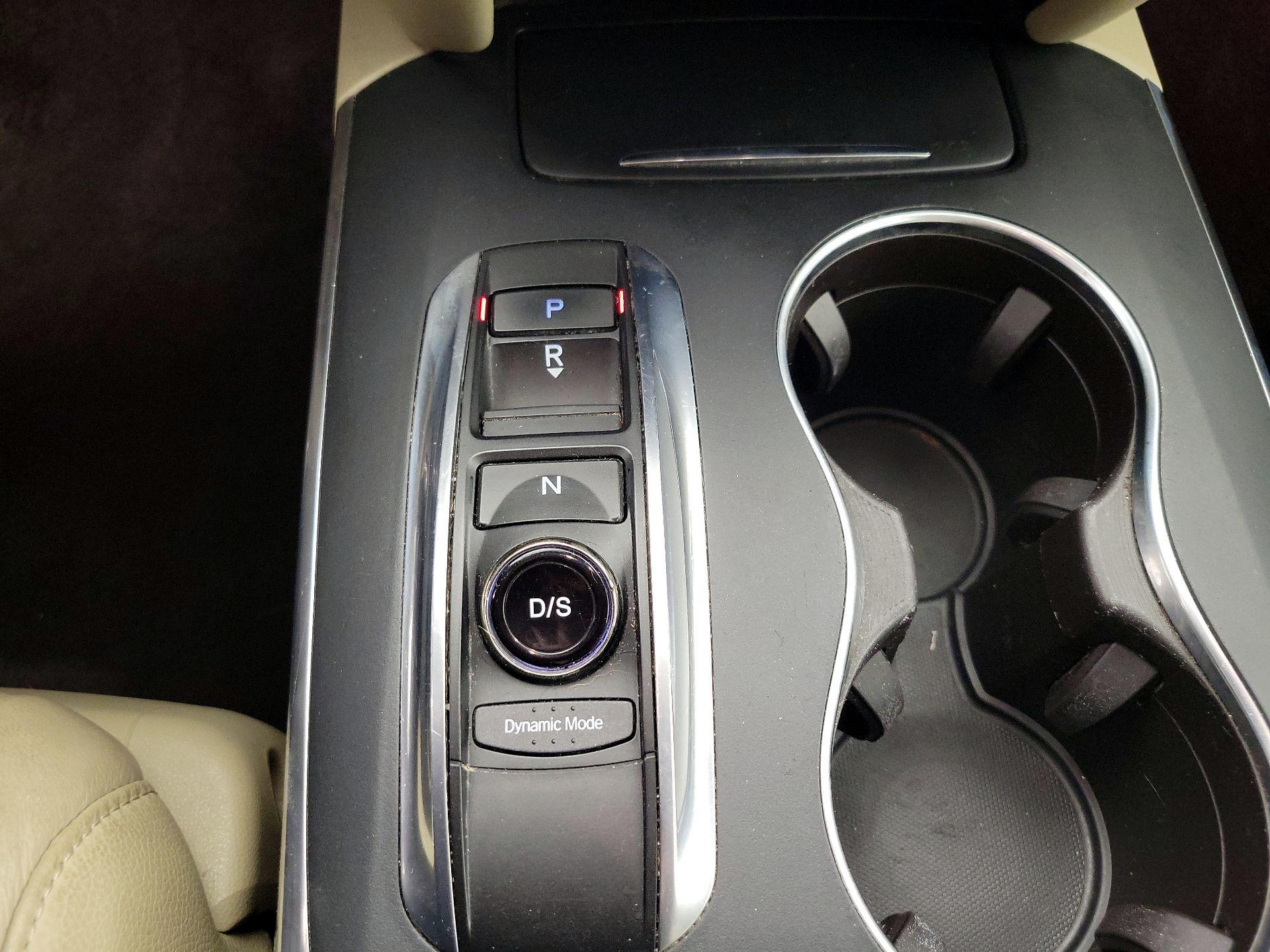 Thumbnail: 2017 Acura MDX - 17