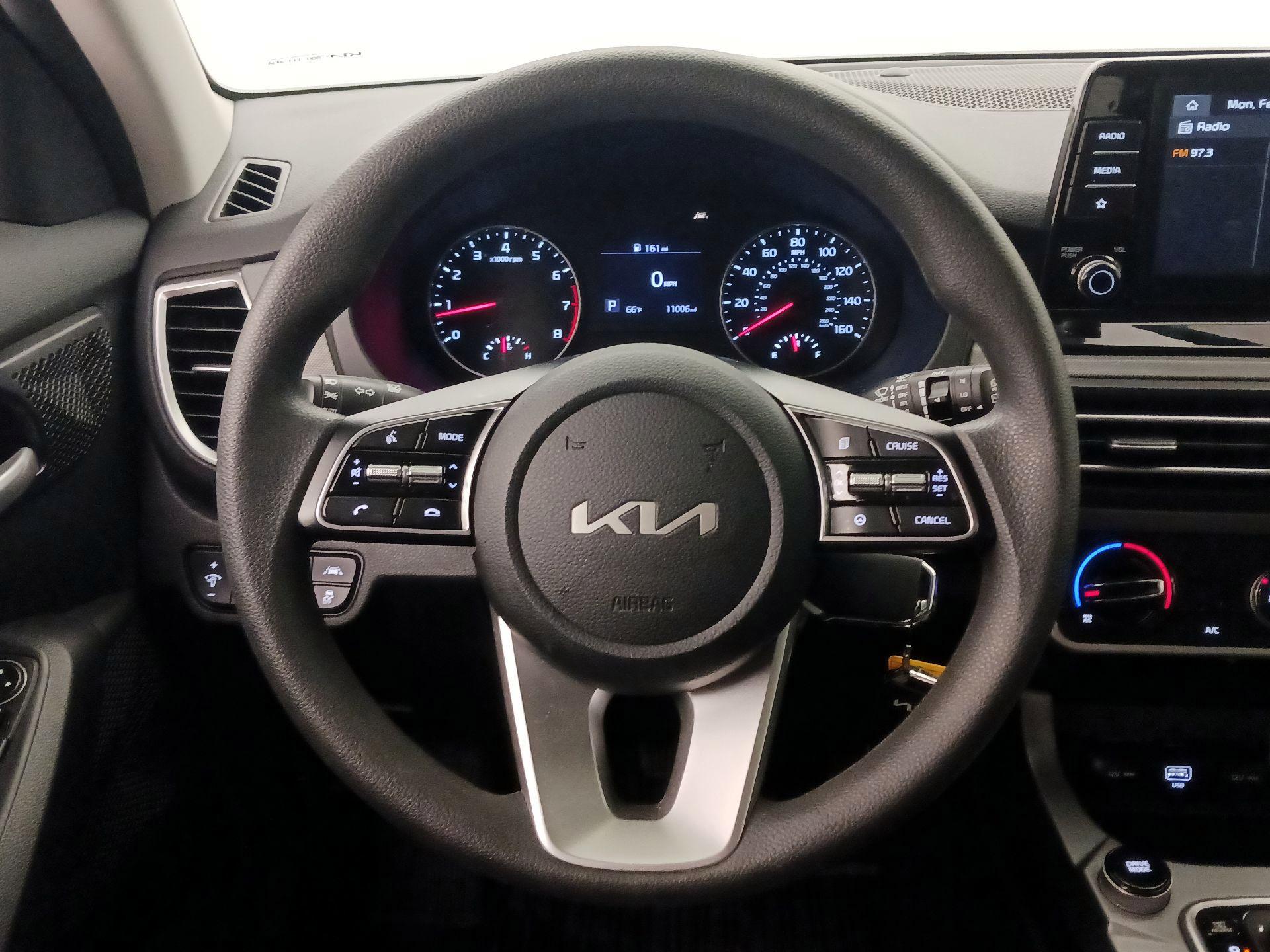 Thumbnail: 2023 Kia Seltos - 10