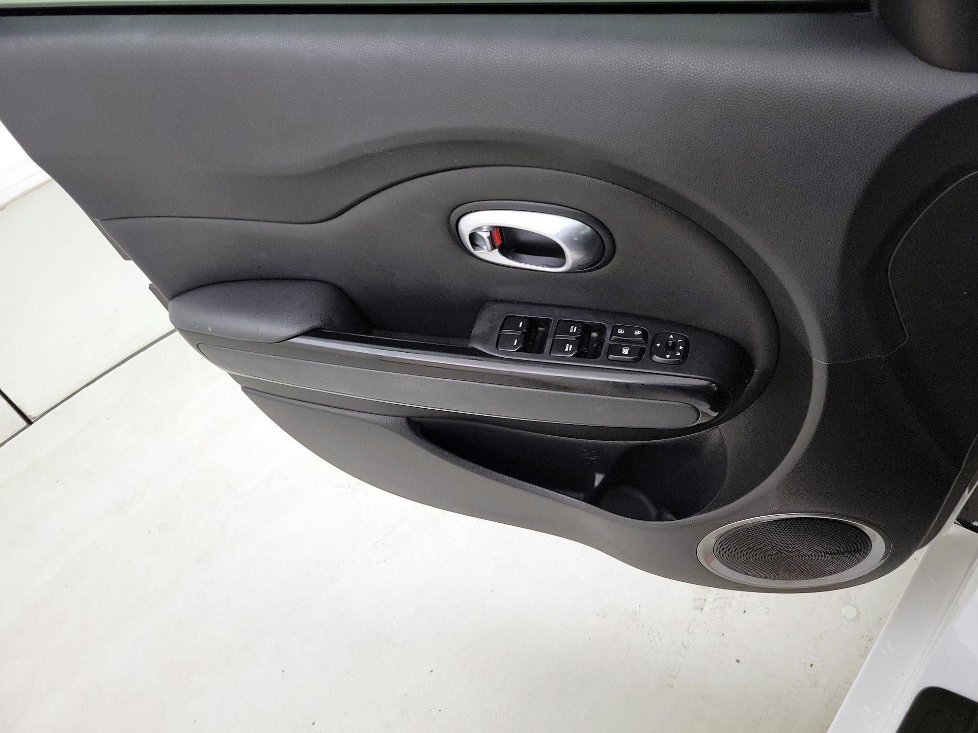 Thumbnail: 2014 Kia Soul - 12