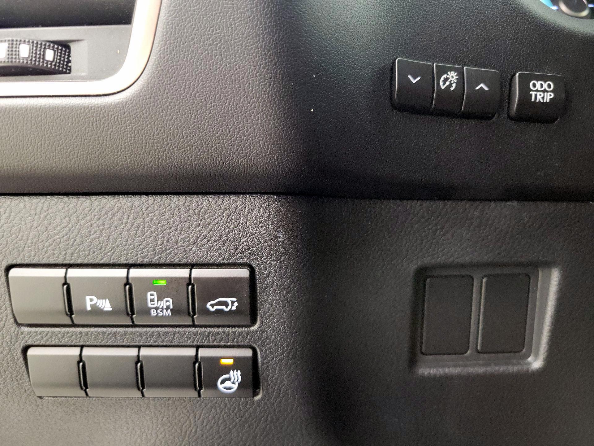 Thumbnail: 2015 Lexus NX - 13