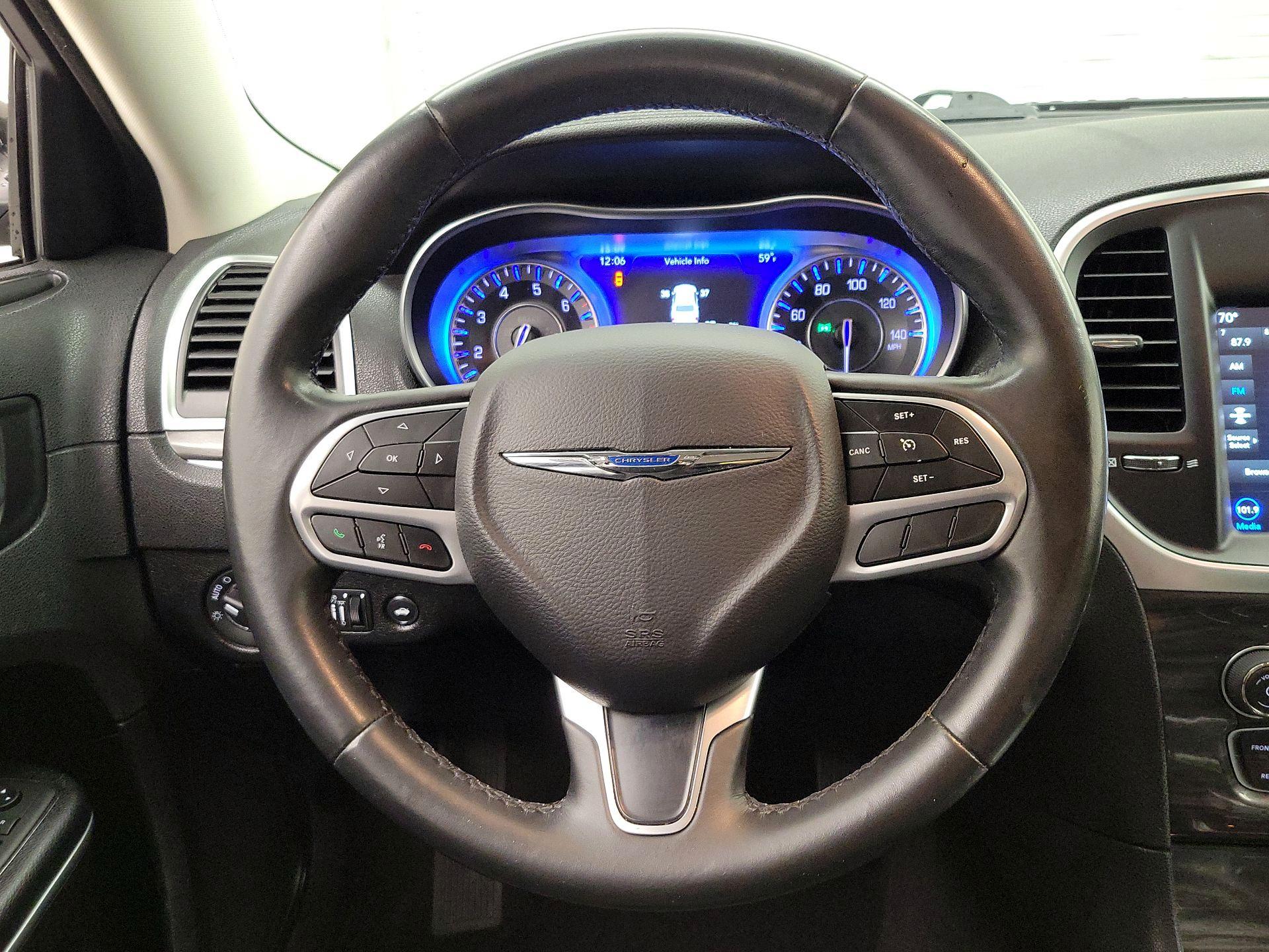 Thumbnail: 2021 Chrysler 300 - 10