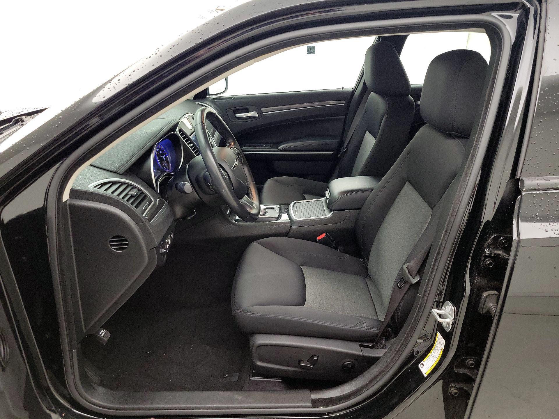 Thumbnail: 2021 Chrysler 300 - 11