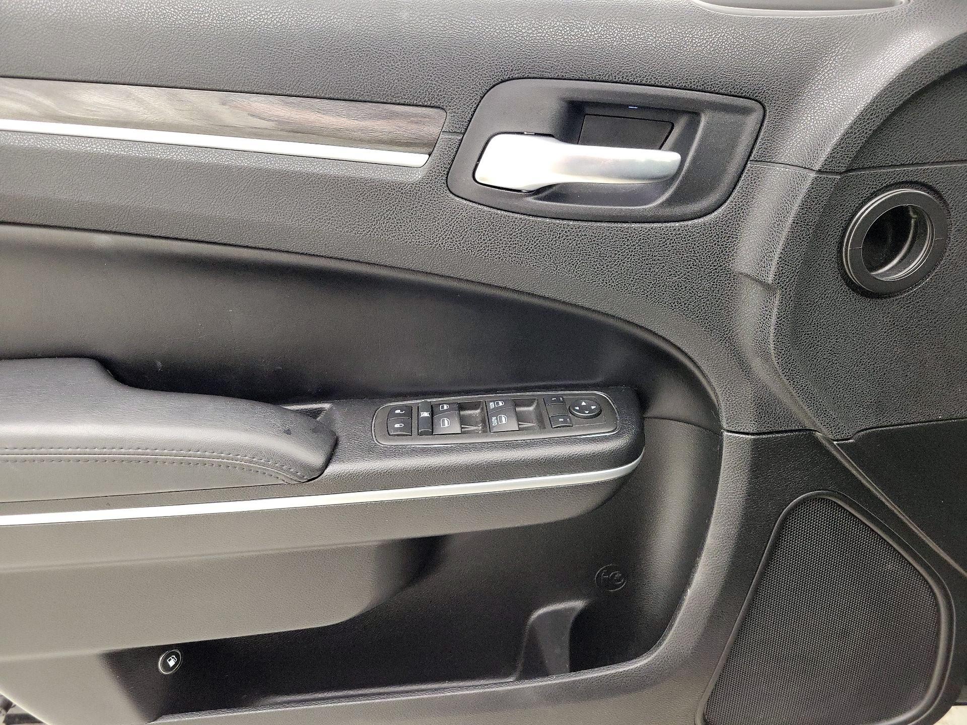 Thumbnail: 2021 Chrysler 300 - 12