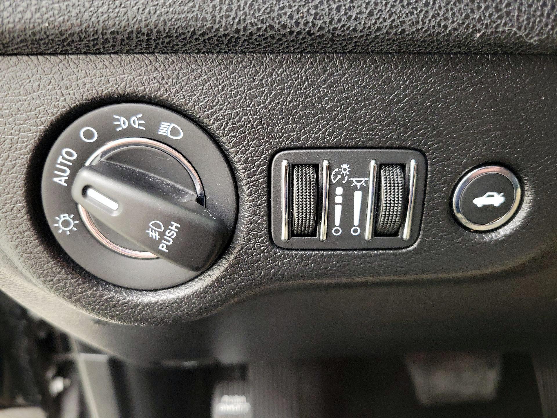 Thumbnail: 2021 Chrysler 300 - 13