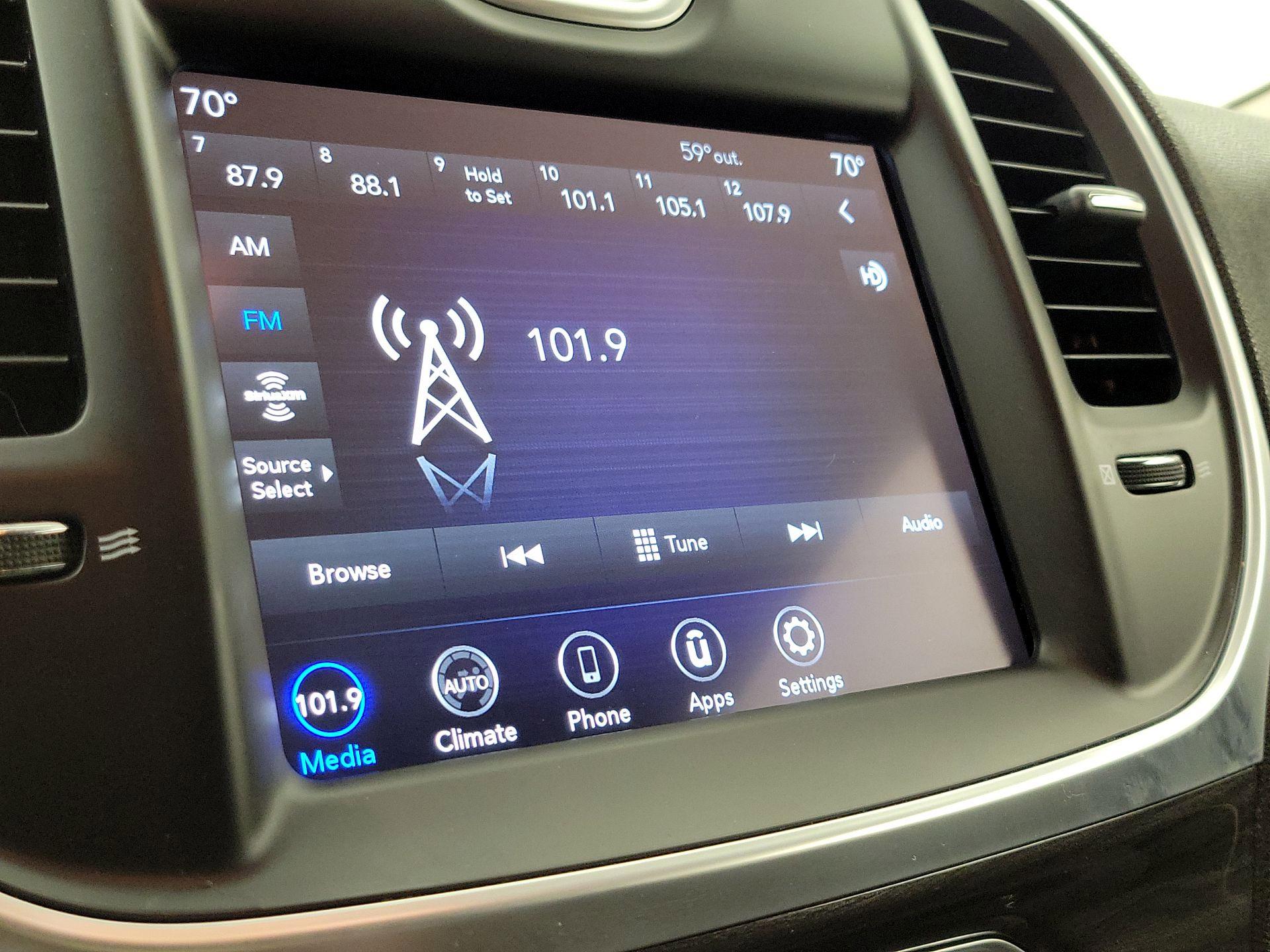 Thumbnail: 2021 Chrysler 300 - 15