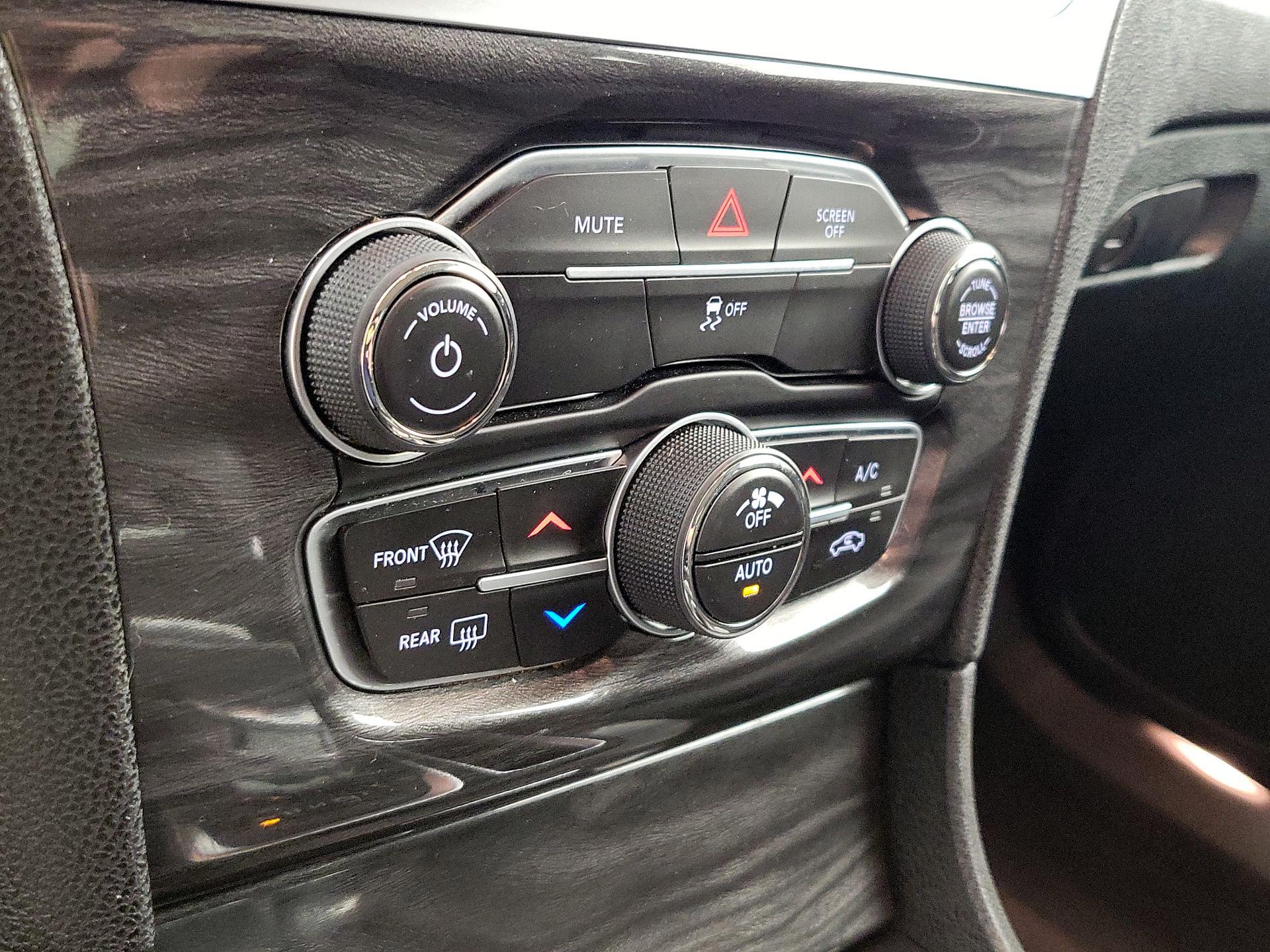 Thumbnail: 2021 Chrysler 300 - 16