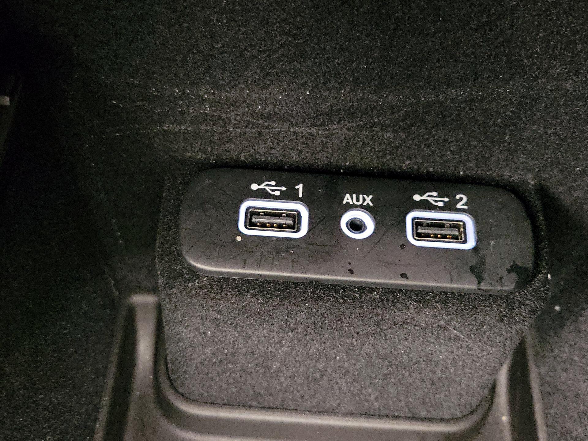 Thumbnail: 2021 Chrysler 300 - 18