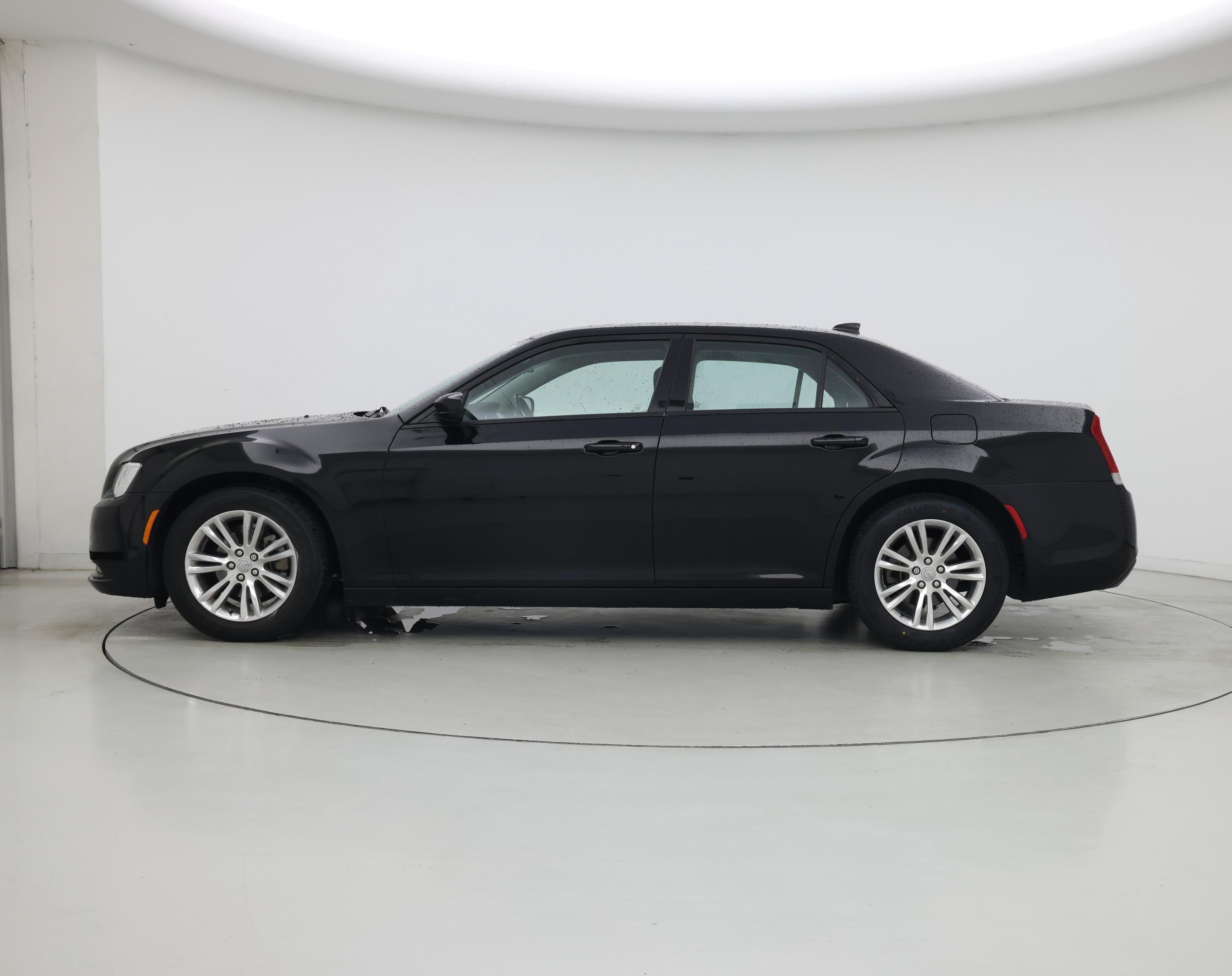 Thumbnail: 2021 Chrysler 300 - 3