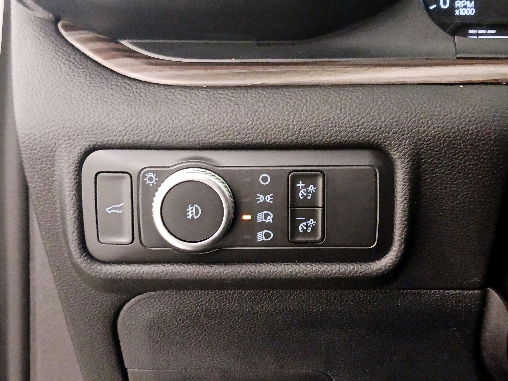 Thumbnail: 2021 Ford Explorer - 13