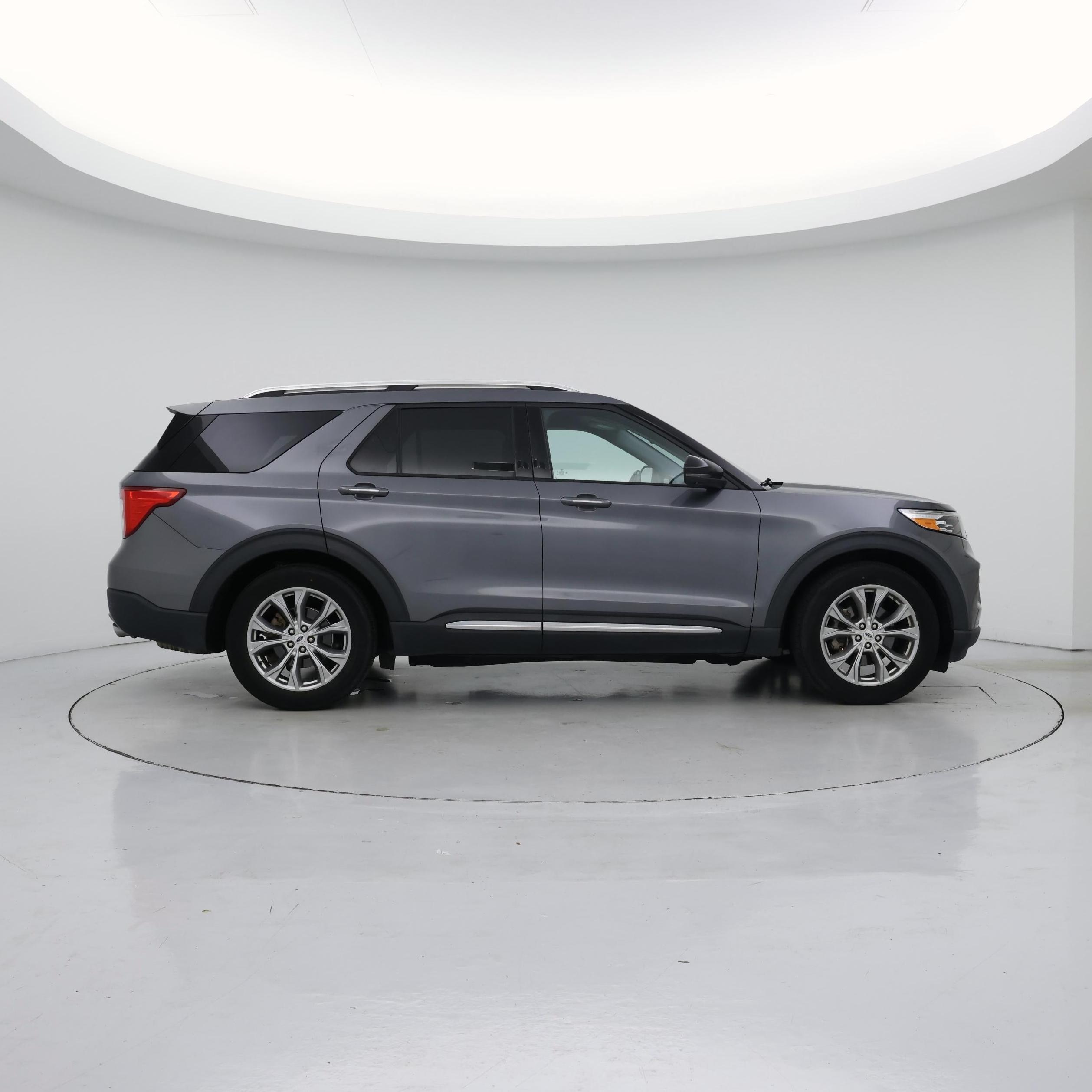 Thumbnail: 2021 Ford Explorer - 7