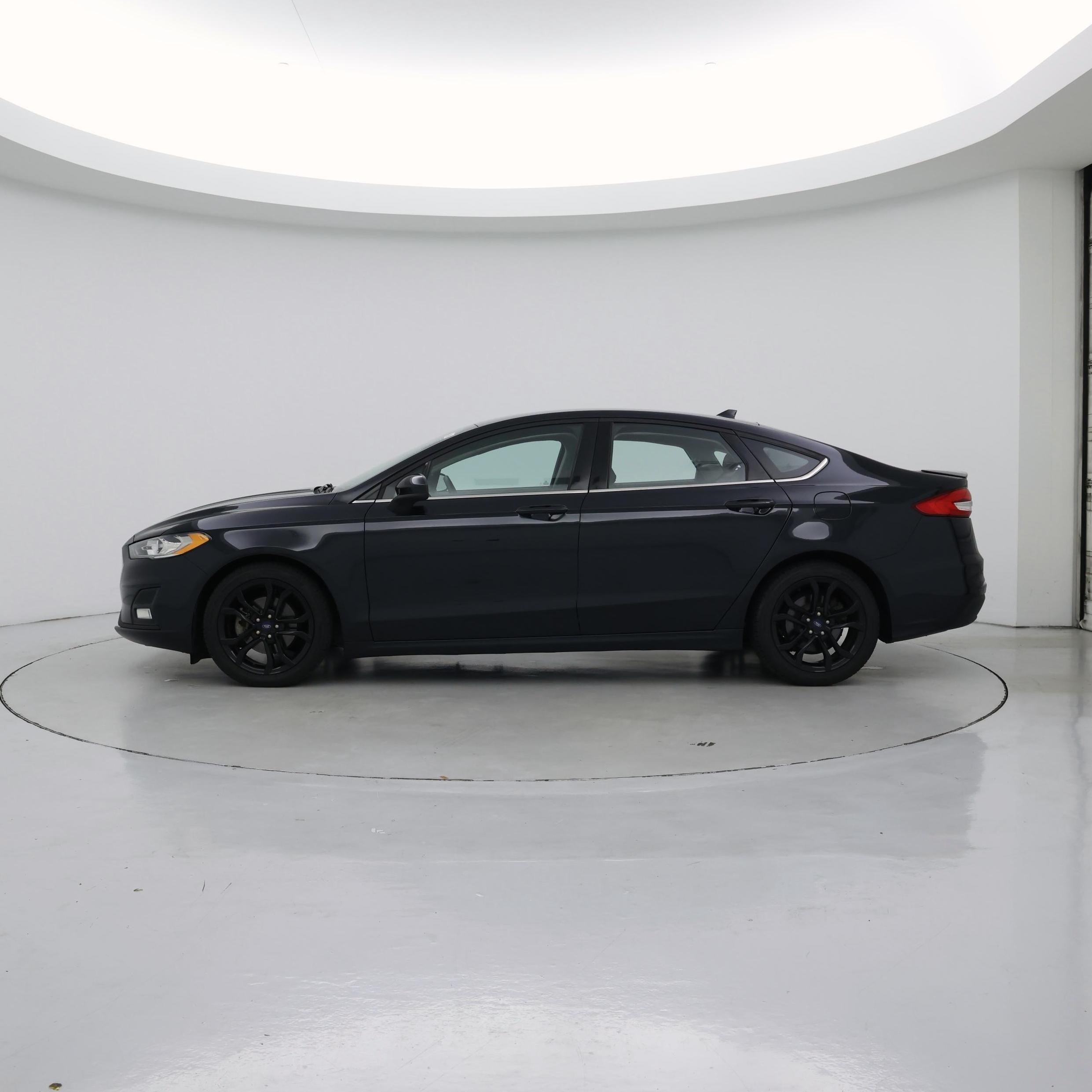 Thumbnail: 2020 Ford Fusion - 3