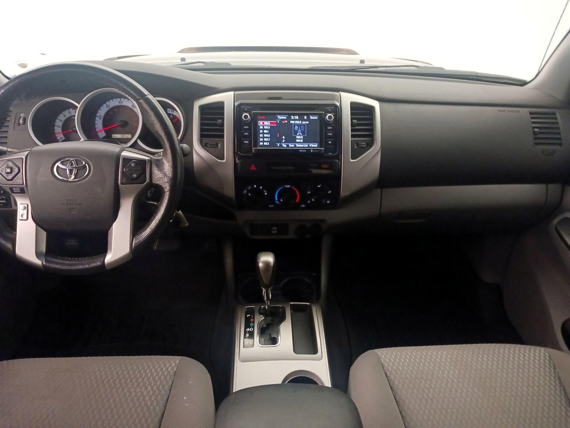 Thumbnail: 2015 Toyota Tacoma - 9