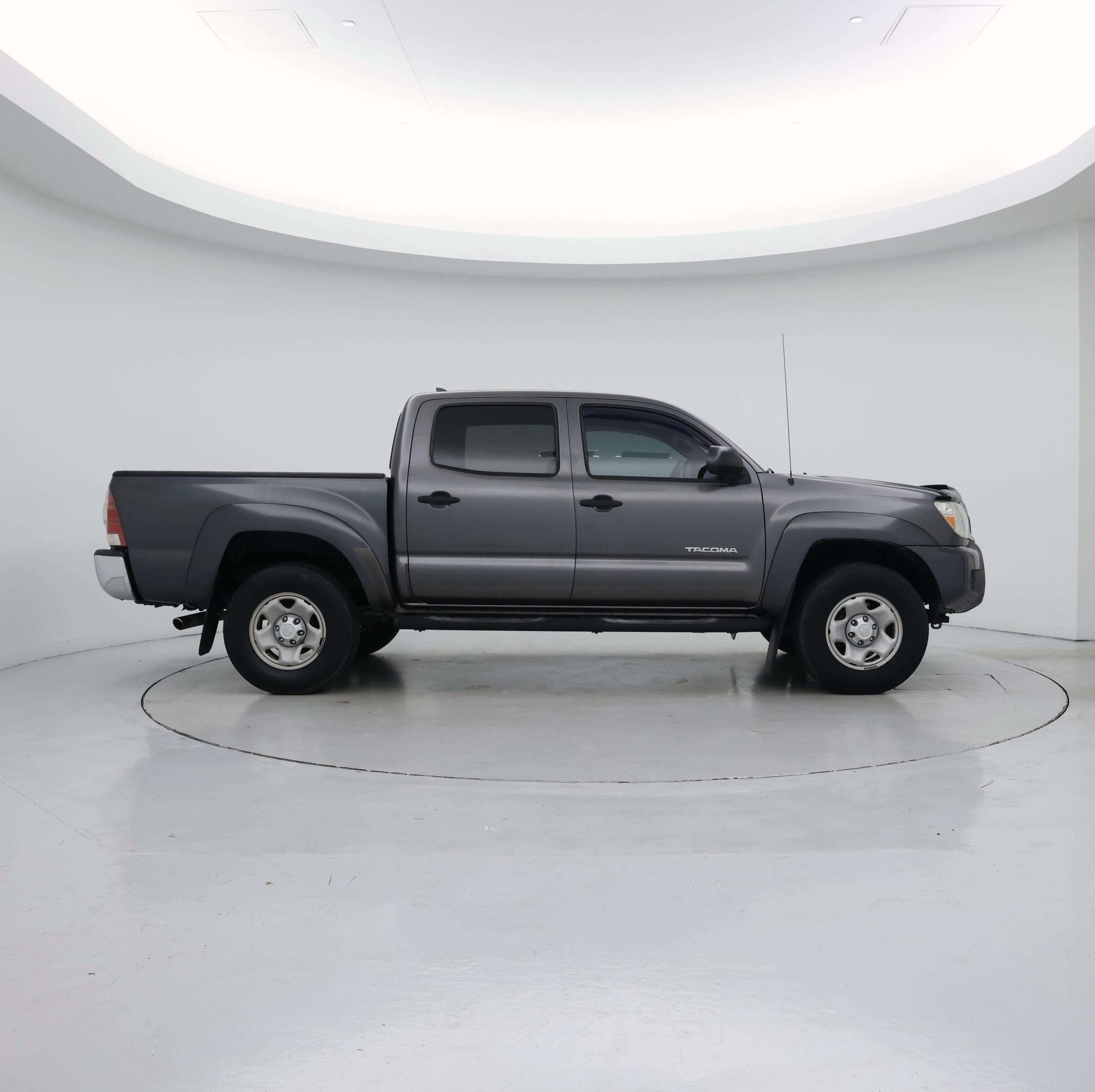 Thumbnail: 2015 Toyota Tacoma - 7