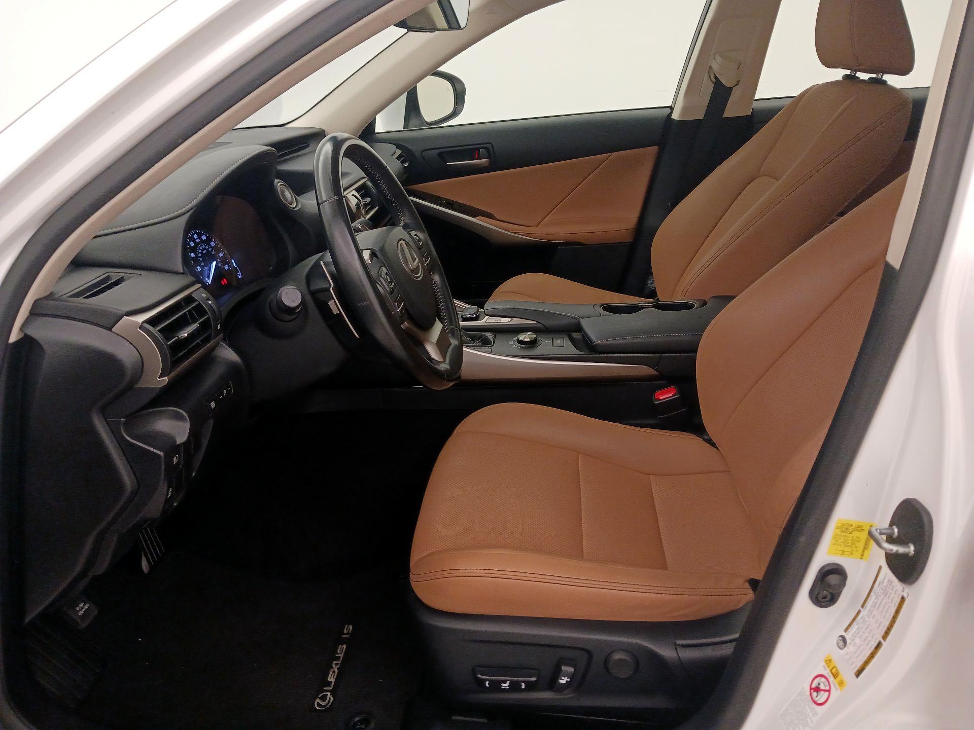 Thumbnail: 2017 Lexus IS - 11