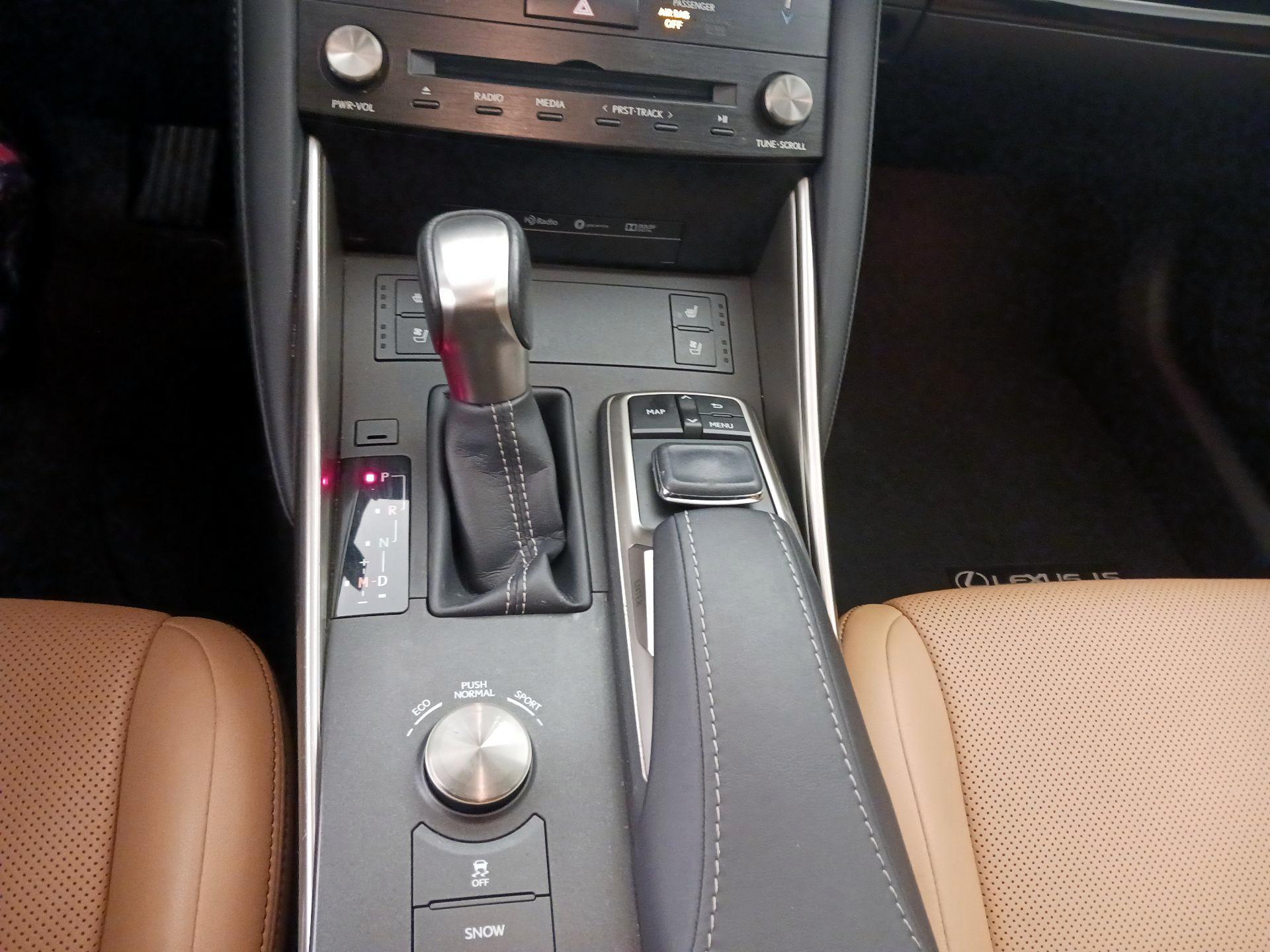 Thumbnail: 2017 Lexus IS - 18