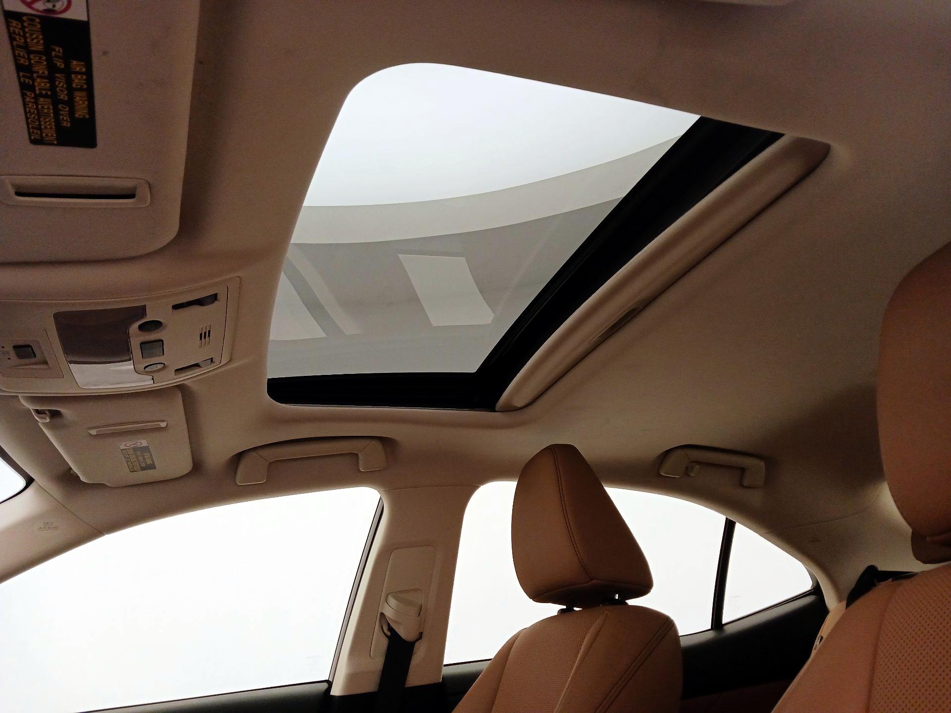 Thumbnail: 2017 Lexus IS - 20