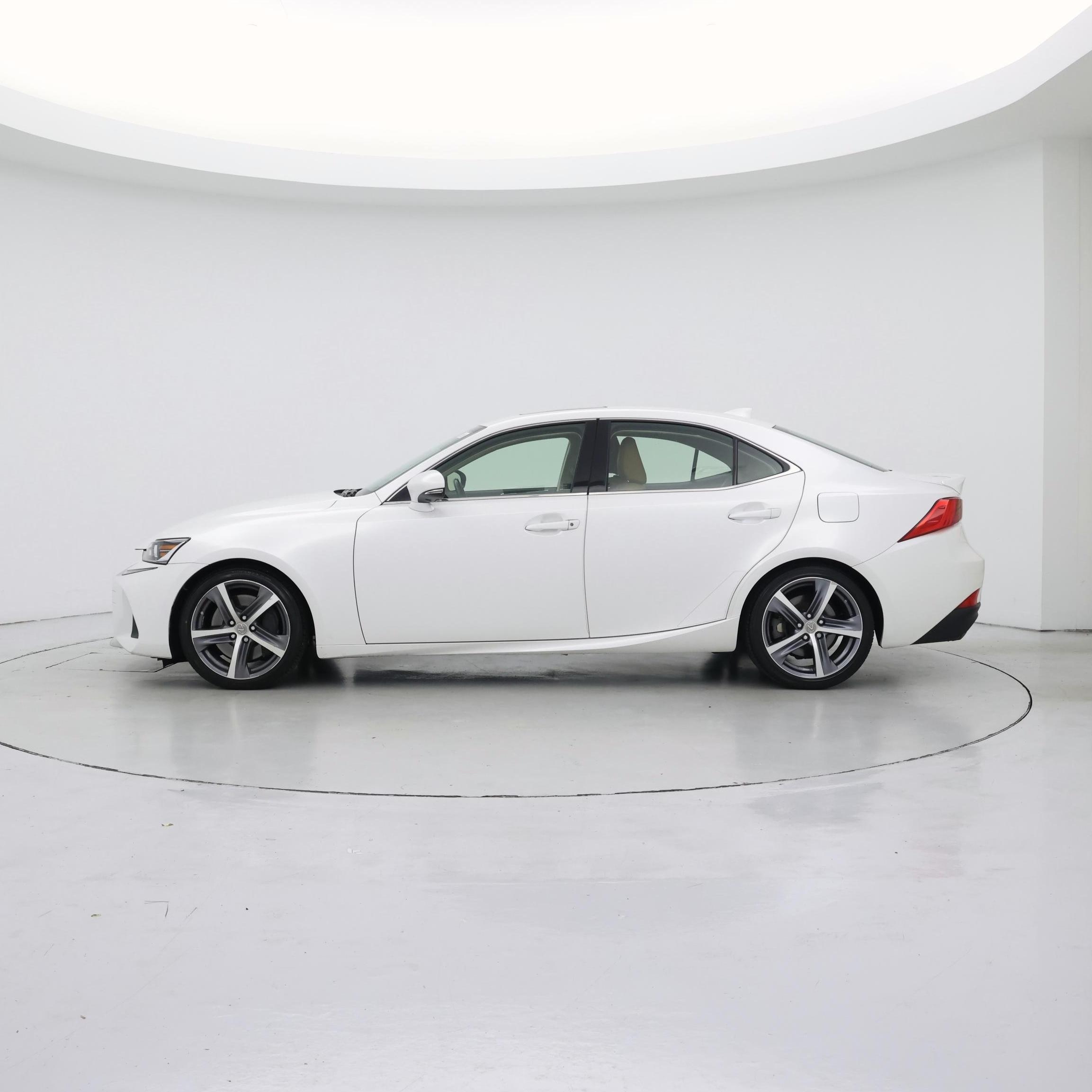 Thumbnail: 2017 Lexus IS - 3