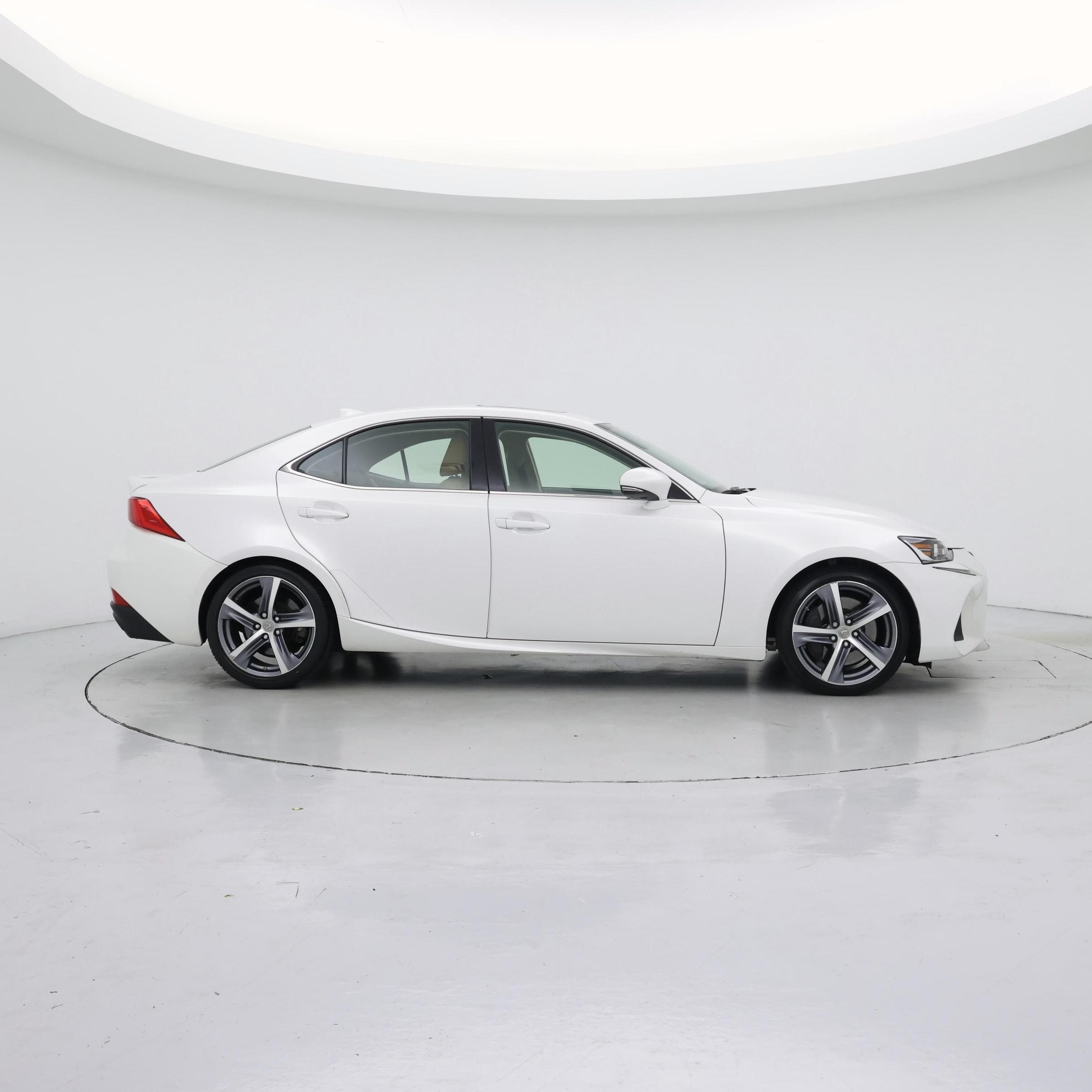 Thumbnail: 2017 Lexus IS - 7