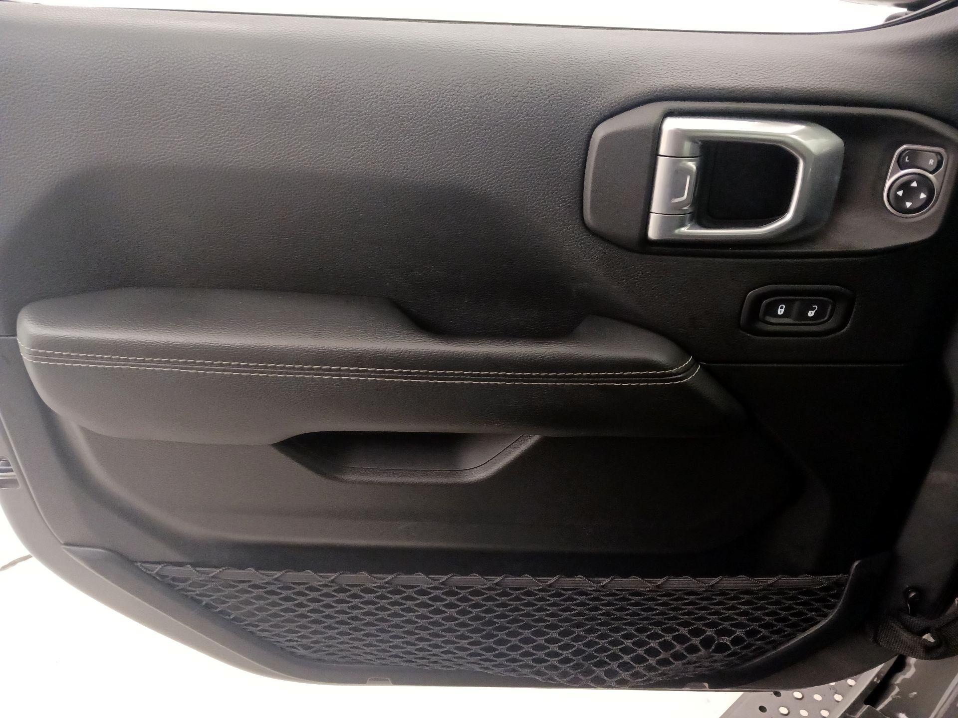 Thumbnail: 2021 Jeep Gladiator - 12