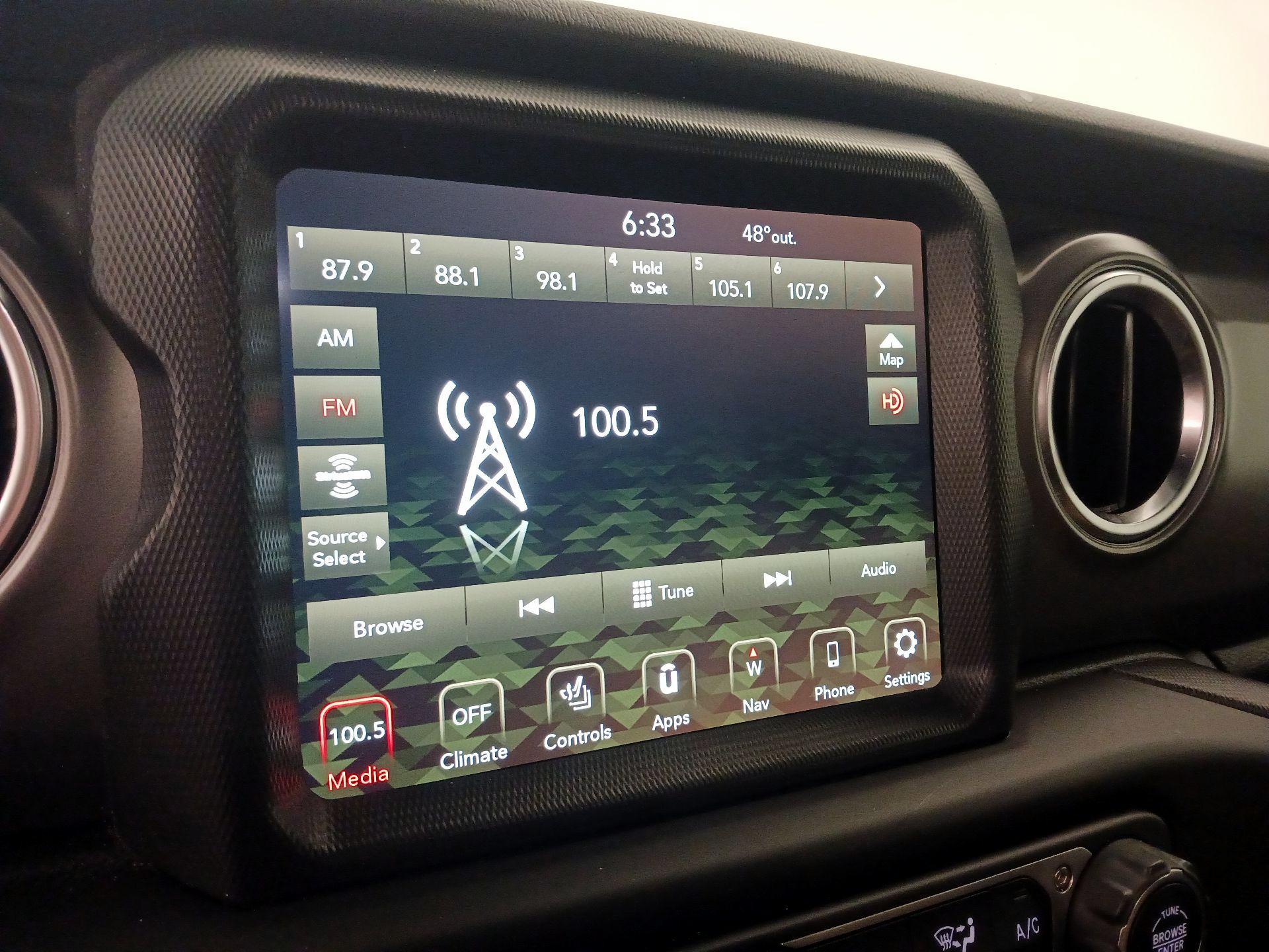 Thumbnail: 2021 Jeep Gladiator - 16